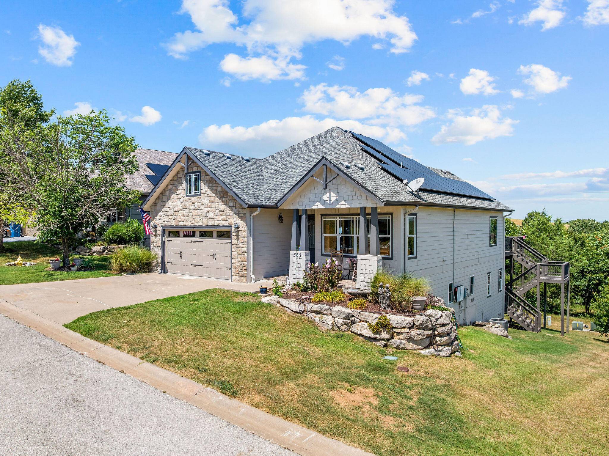 365 Legends LN, Hollister, MO 65672