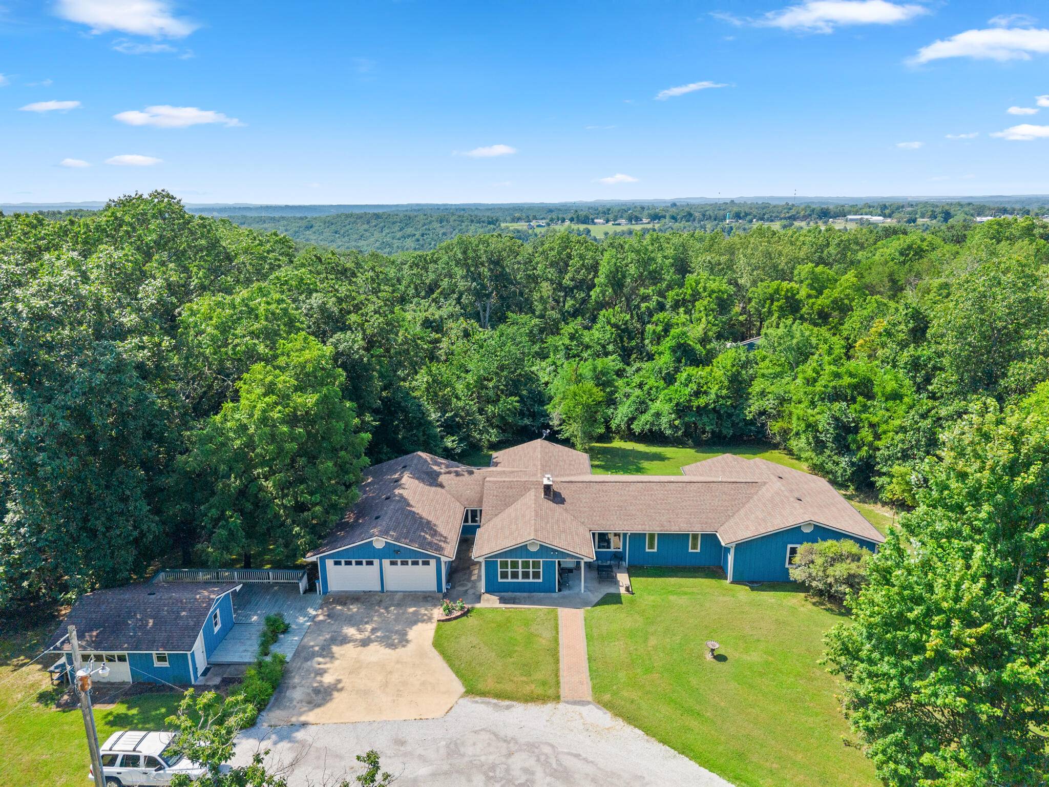 111 Bobcat CT, Forsyth, MO 65653