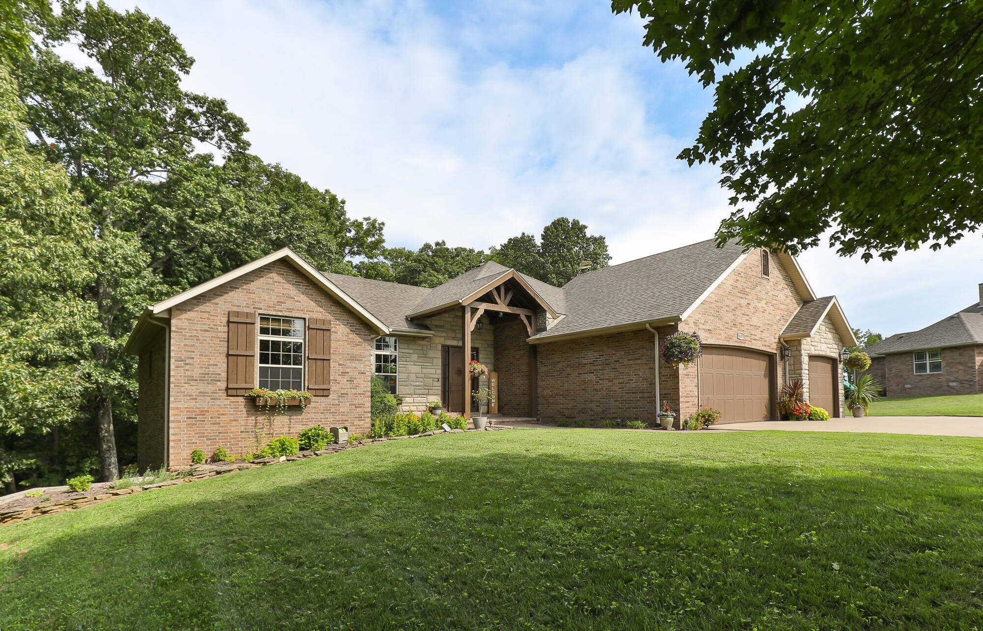 1657 S Timber Lake DR, Nixa, MO 65714