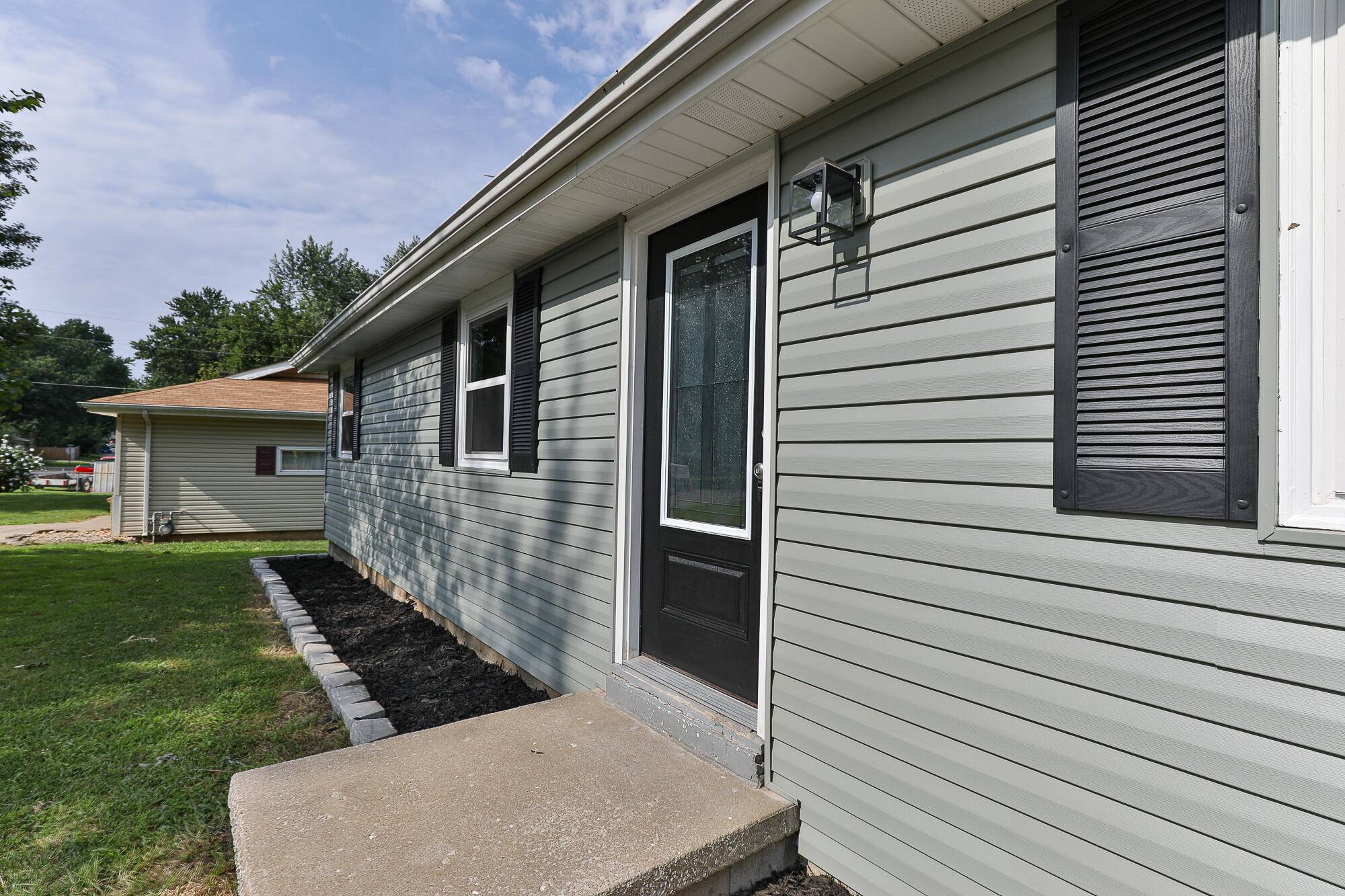 803 Lone Oak CIR, Nixa, MO 65714
