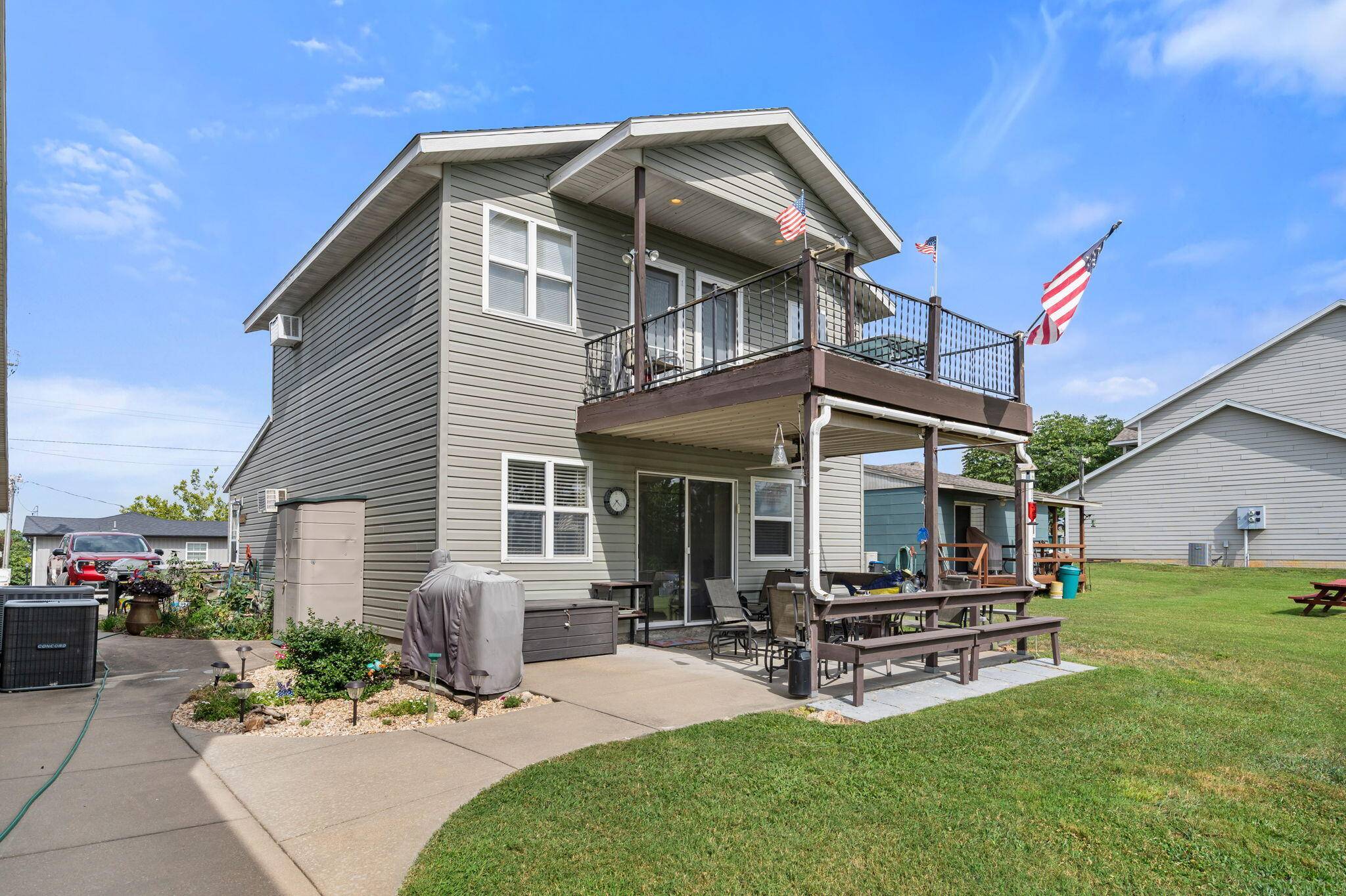 461 Navajo TRL, Kimberling City, MO 65686