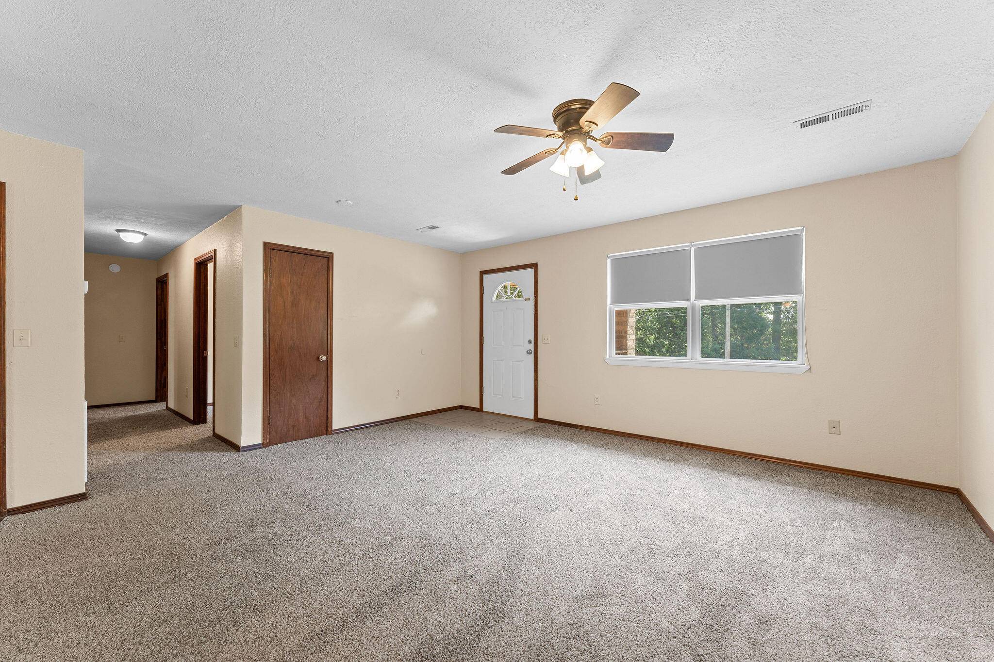 325 Red Bud LN, Forsyth, MO 65653