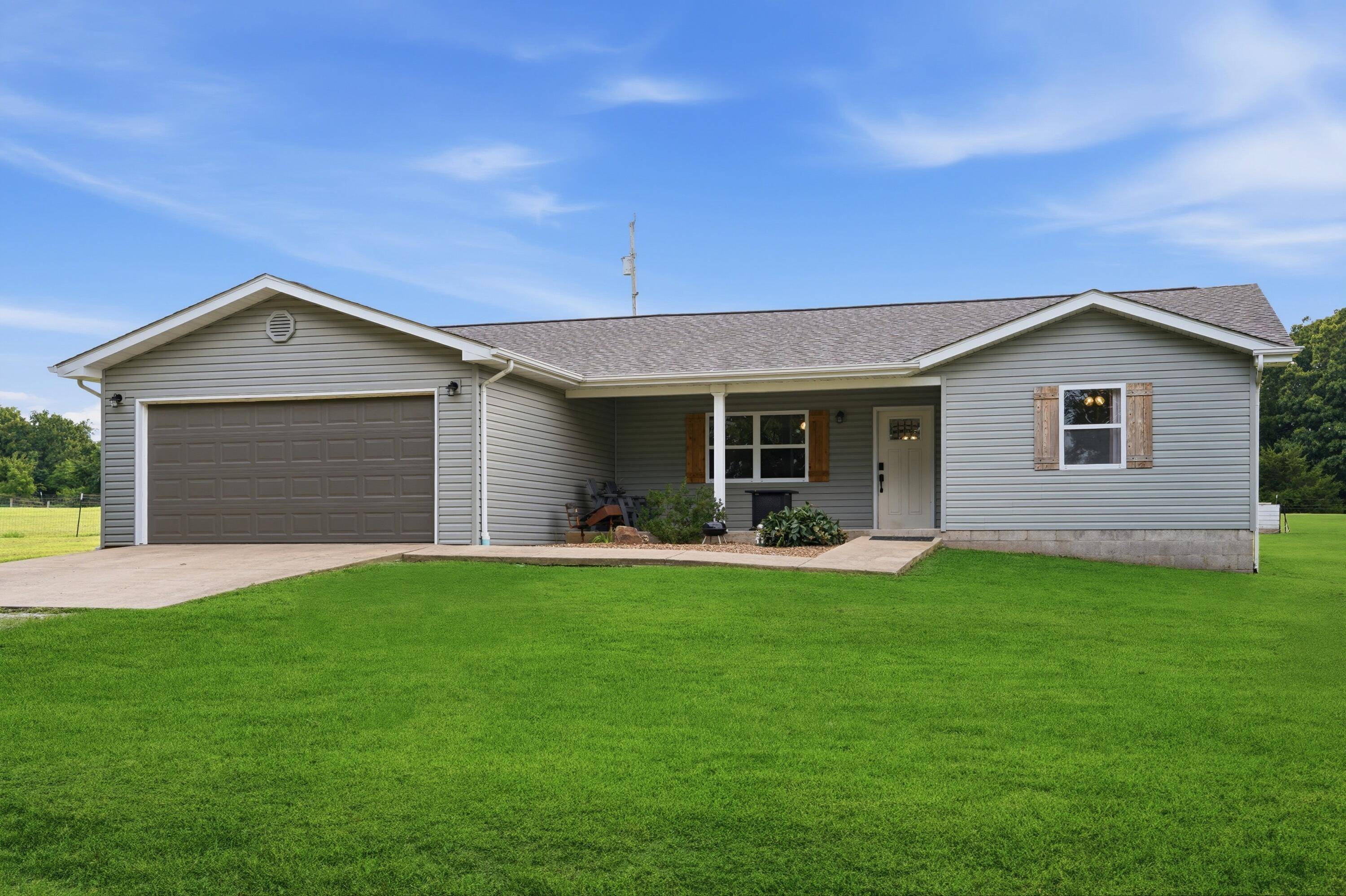 2098 Private Road 7380, Caulfield, MO 65626