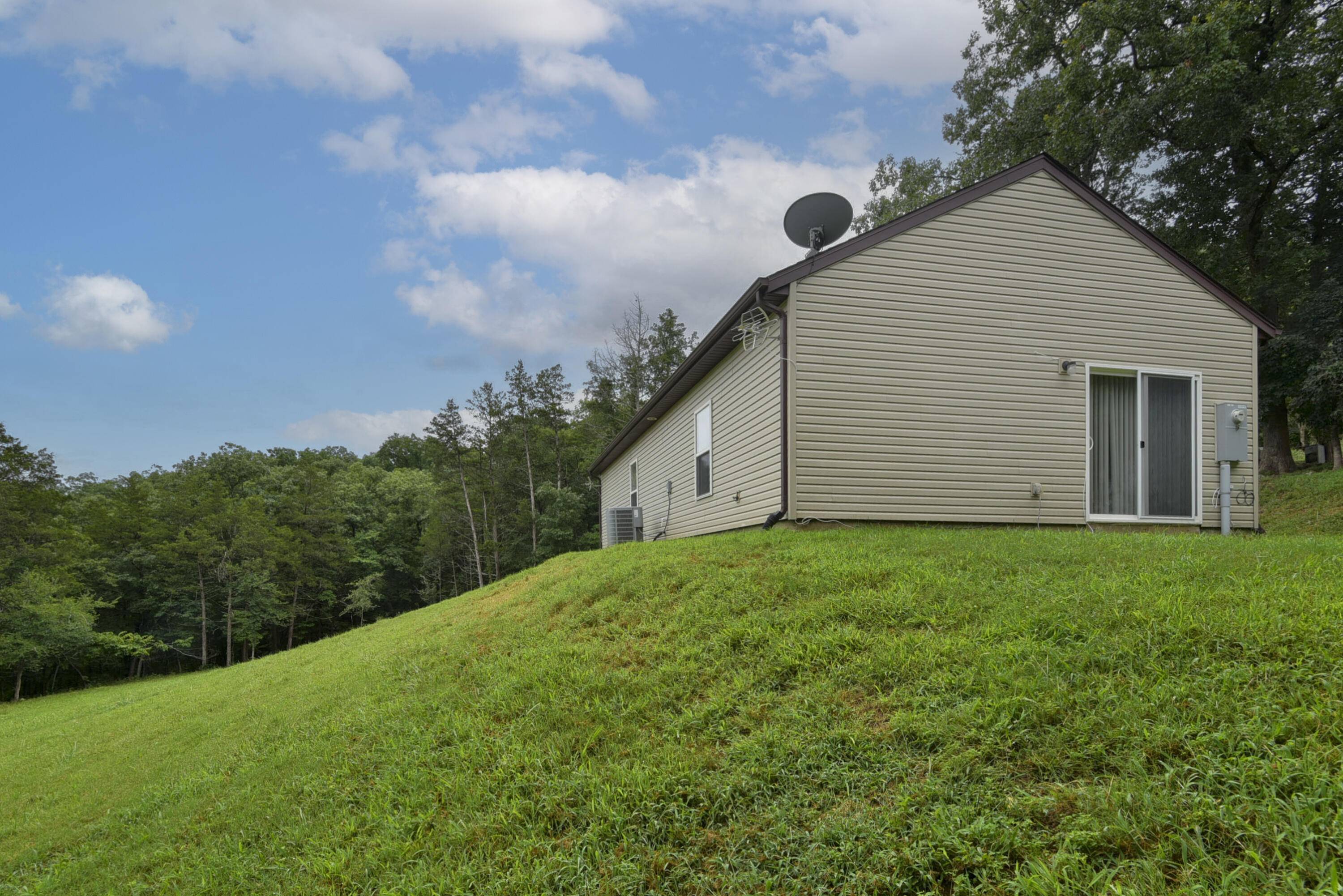1053 Cane Creek RD, Kissee Mills, MO 65680