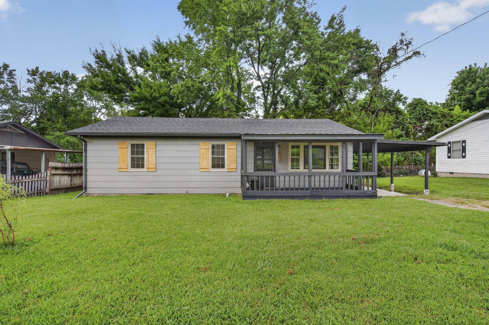 600 Shelton AVE, Ava, MO 65608