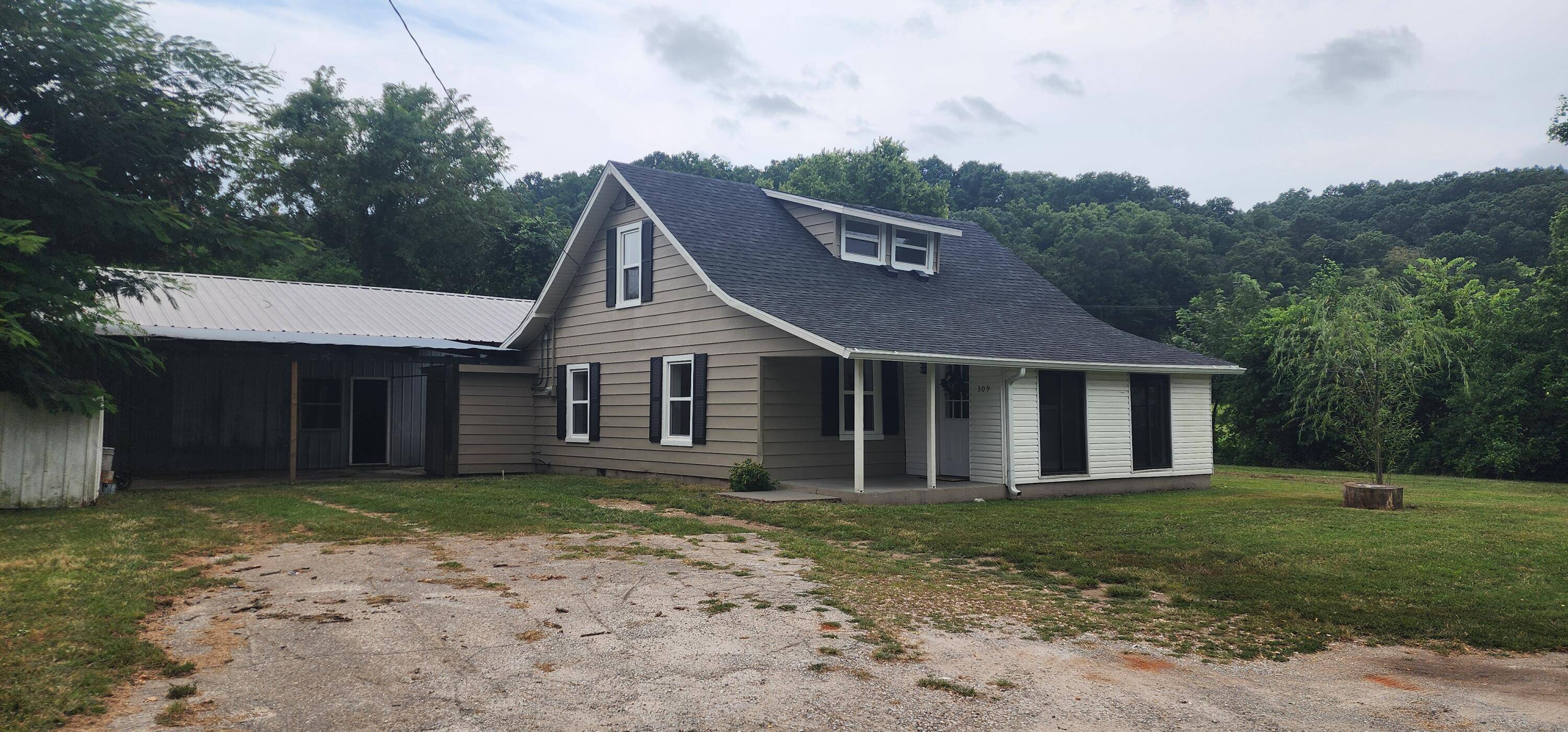 309 Melton DR, Pineville, MO 64856