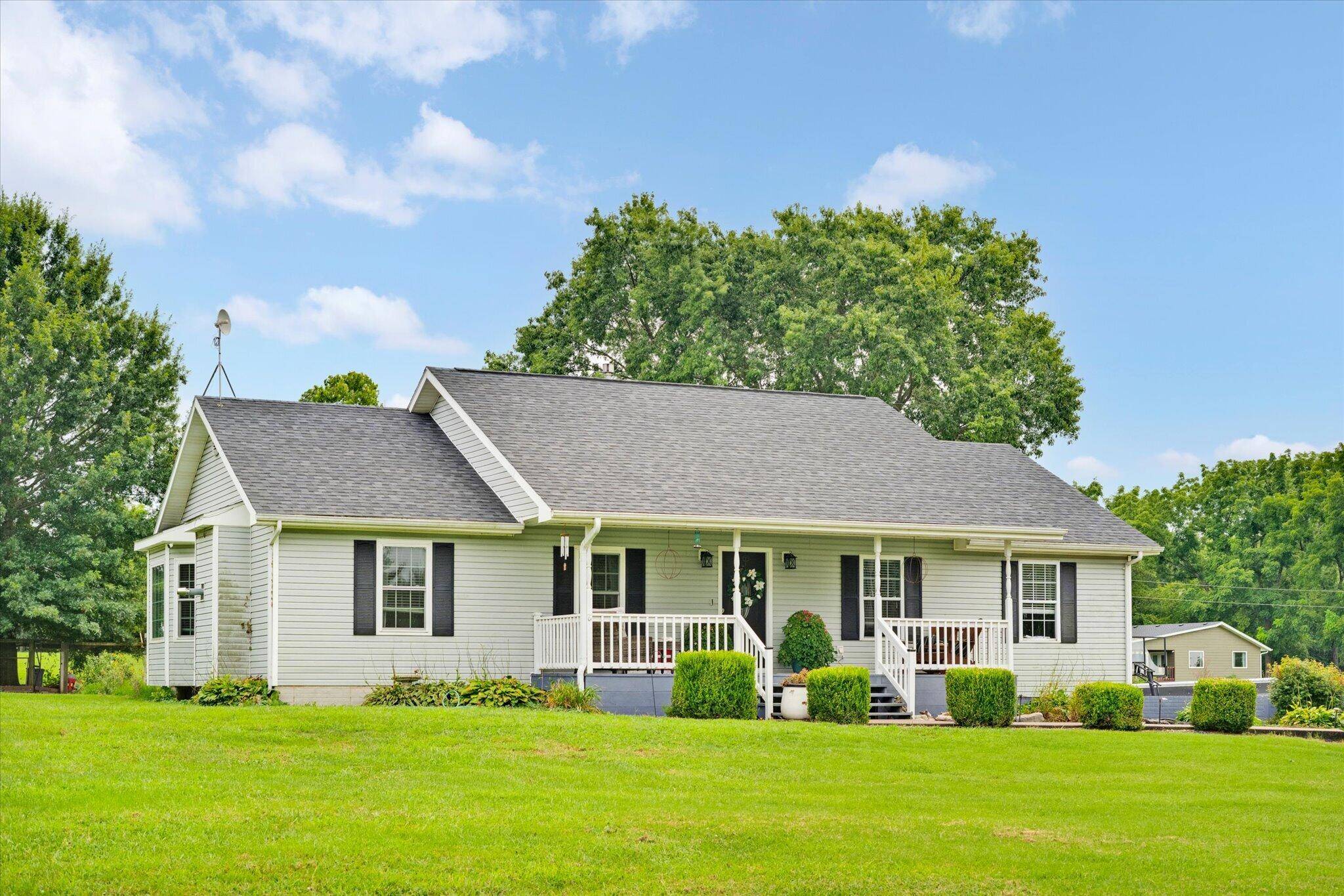 714 Glade RD, Rogersville, MO 65742