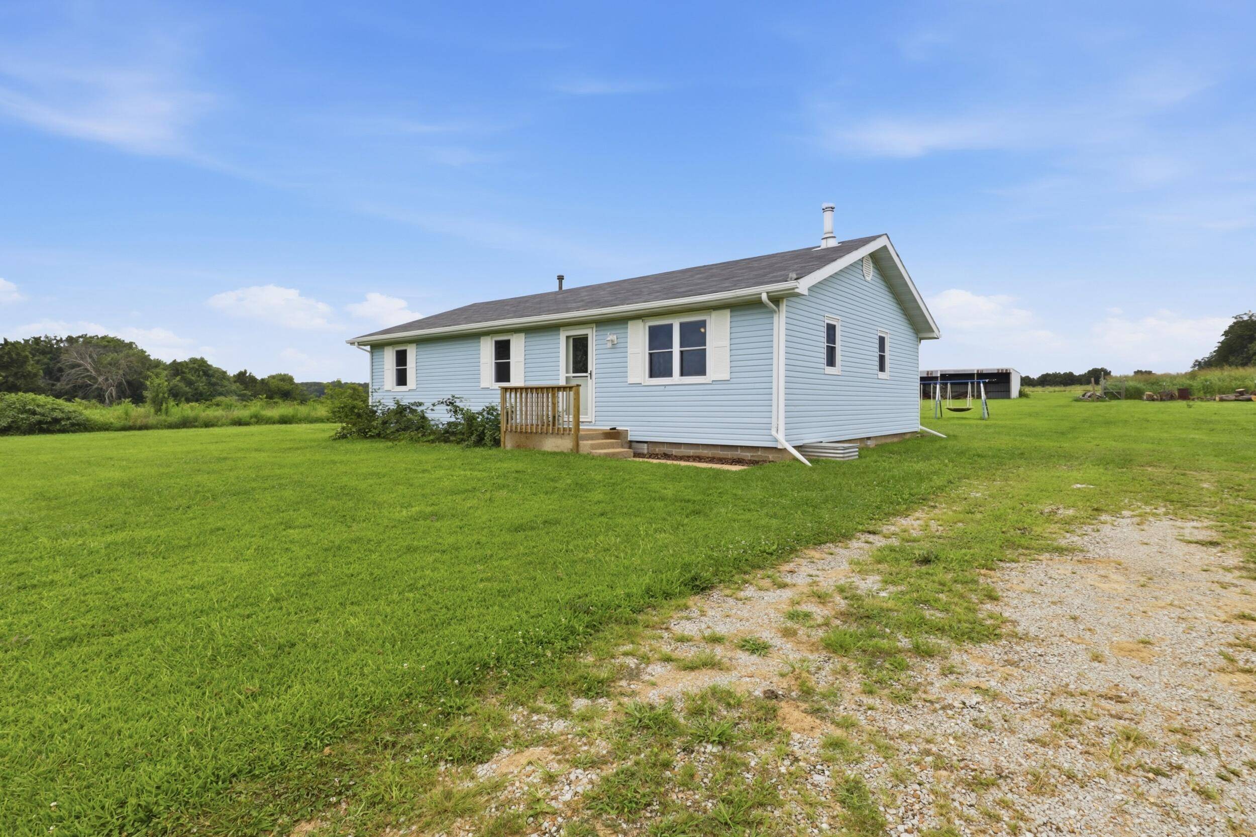 62 Fraker RD, Buffalo, MO 65622