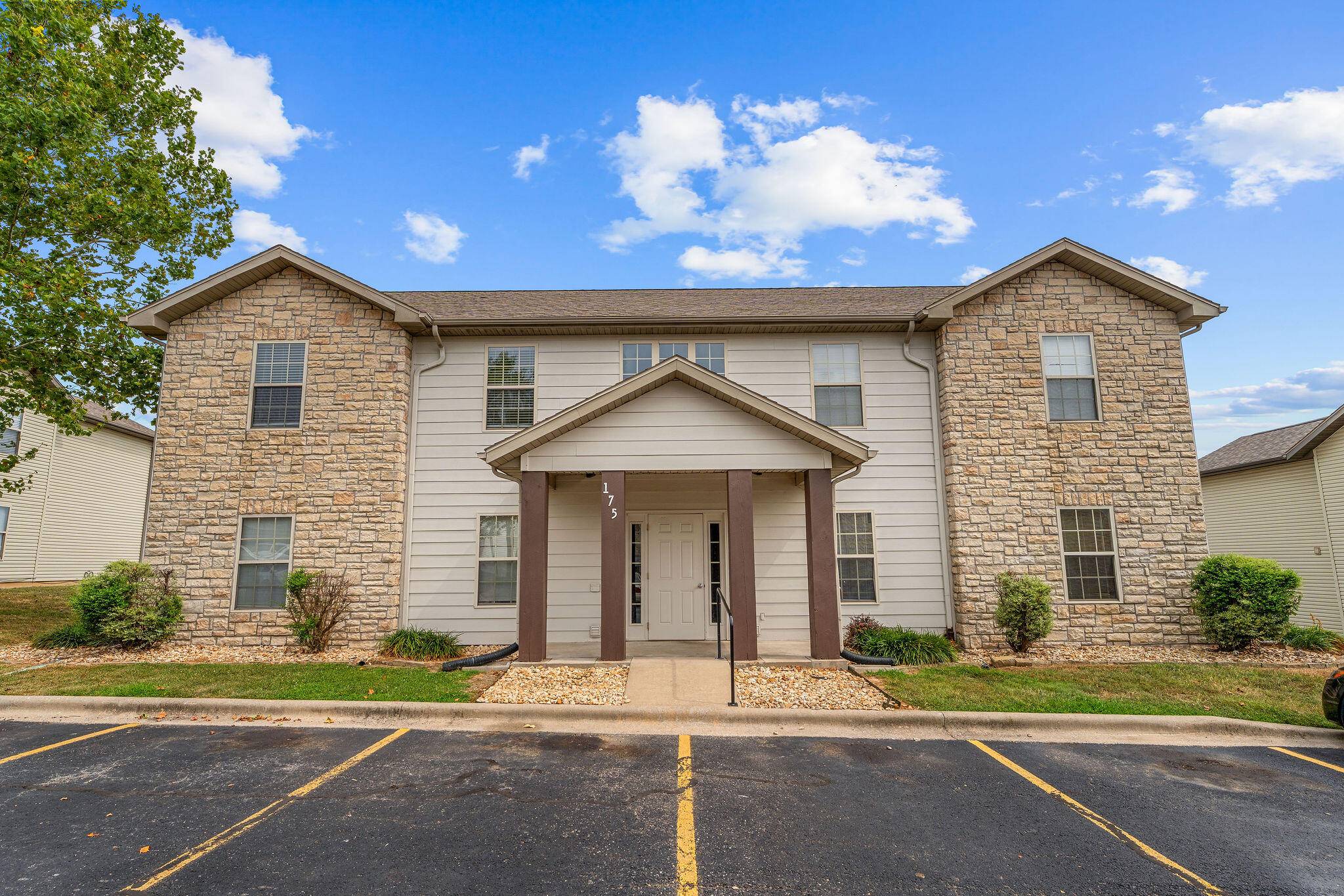175 Toni LN #2, Branson, MO 65616