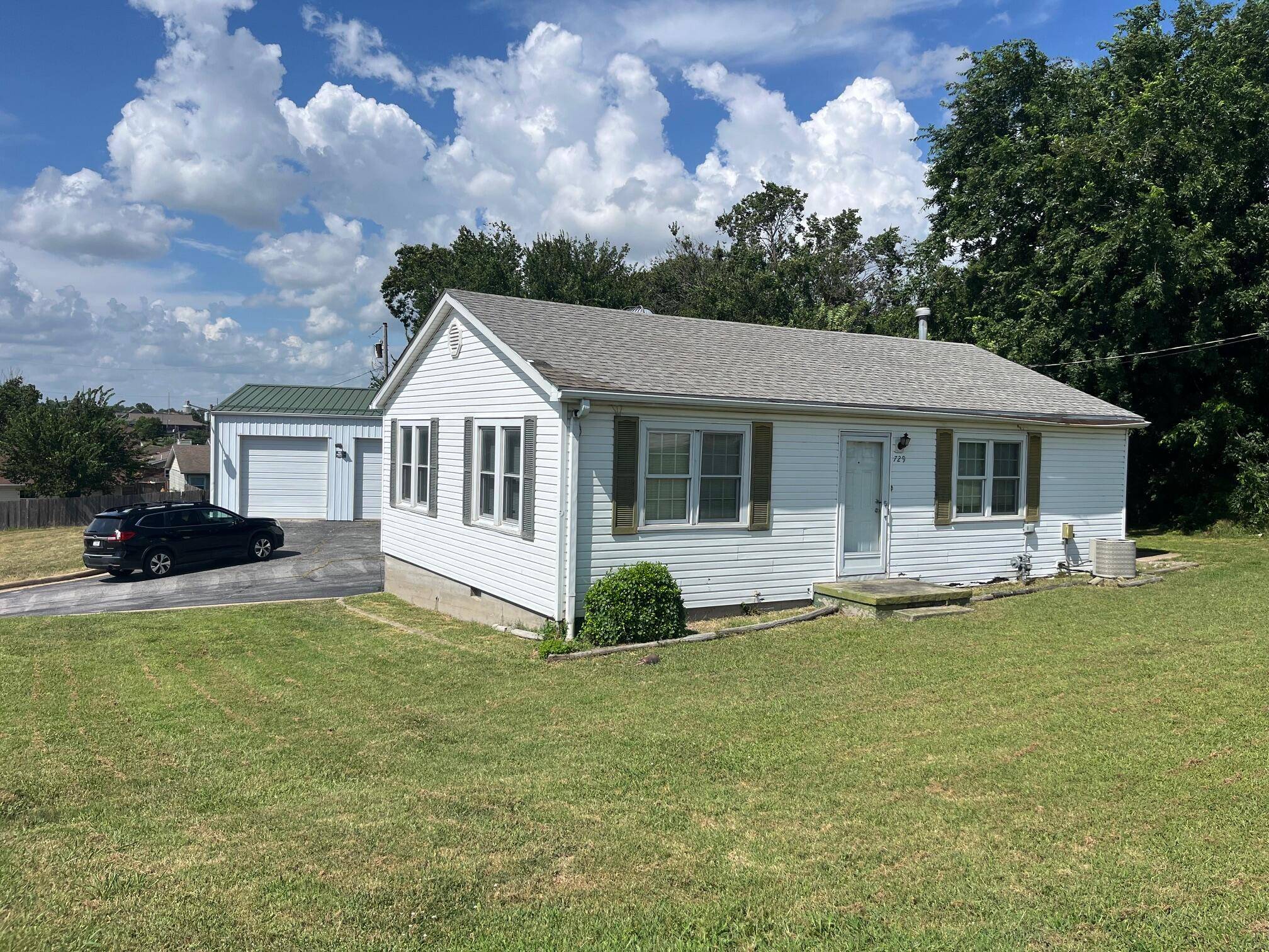 729 W 32nd ST, Joplin, MO 64804