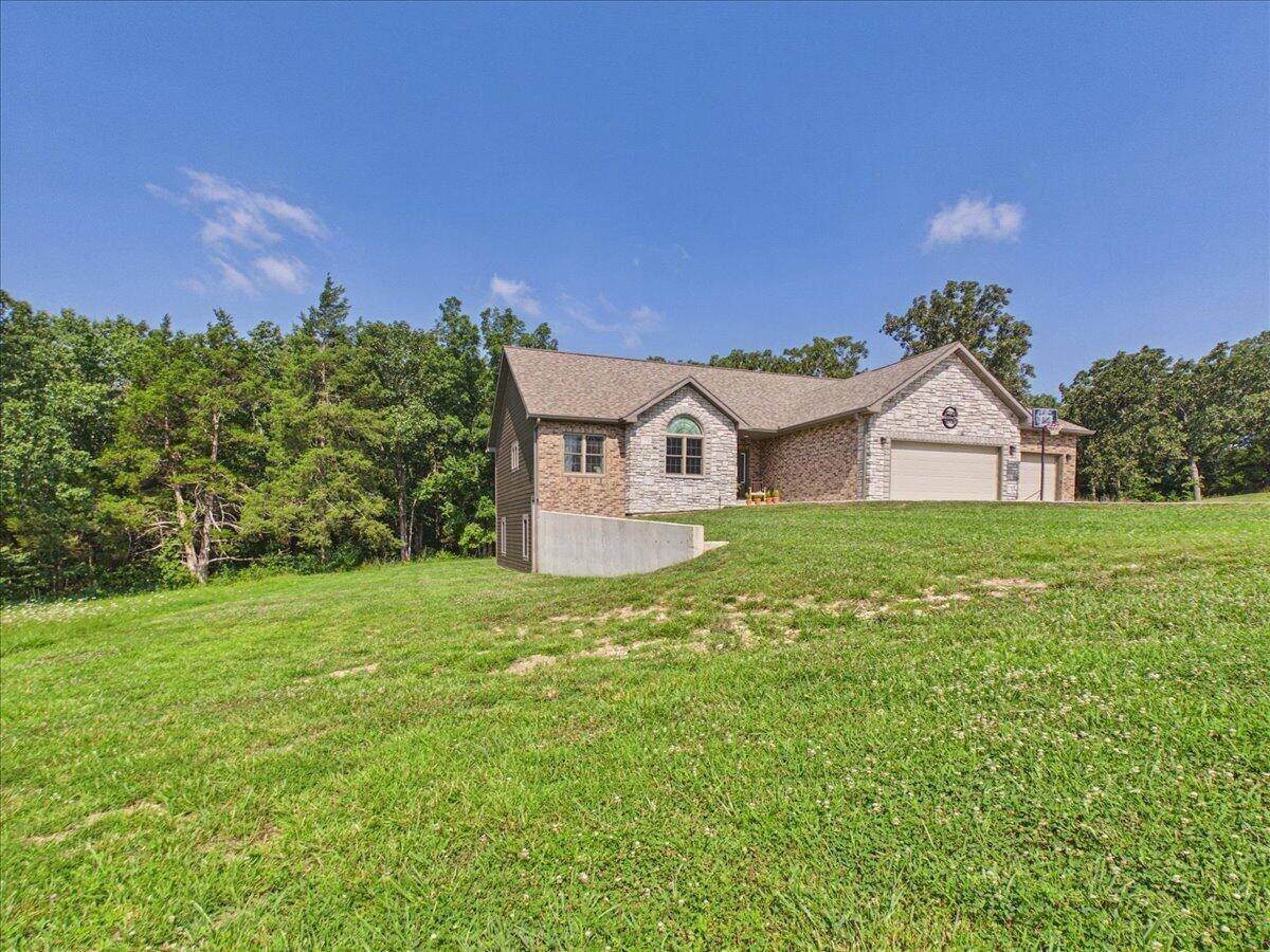 513 Primrose LN, Houston, MO 65483
