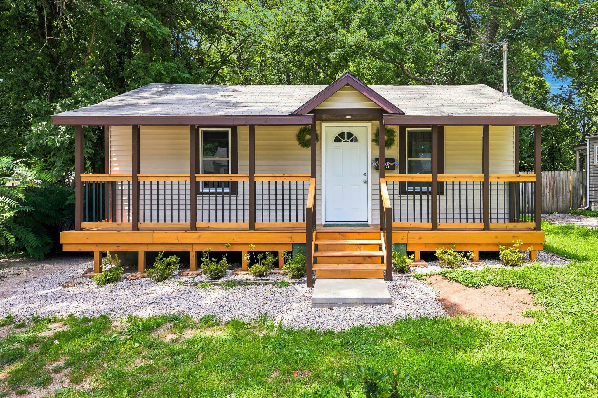 1121 S Fort AVE, Springfield, MO 65807
