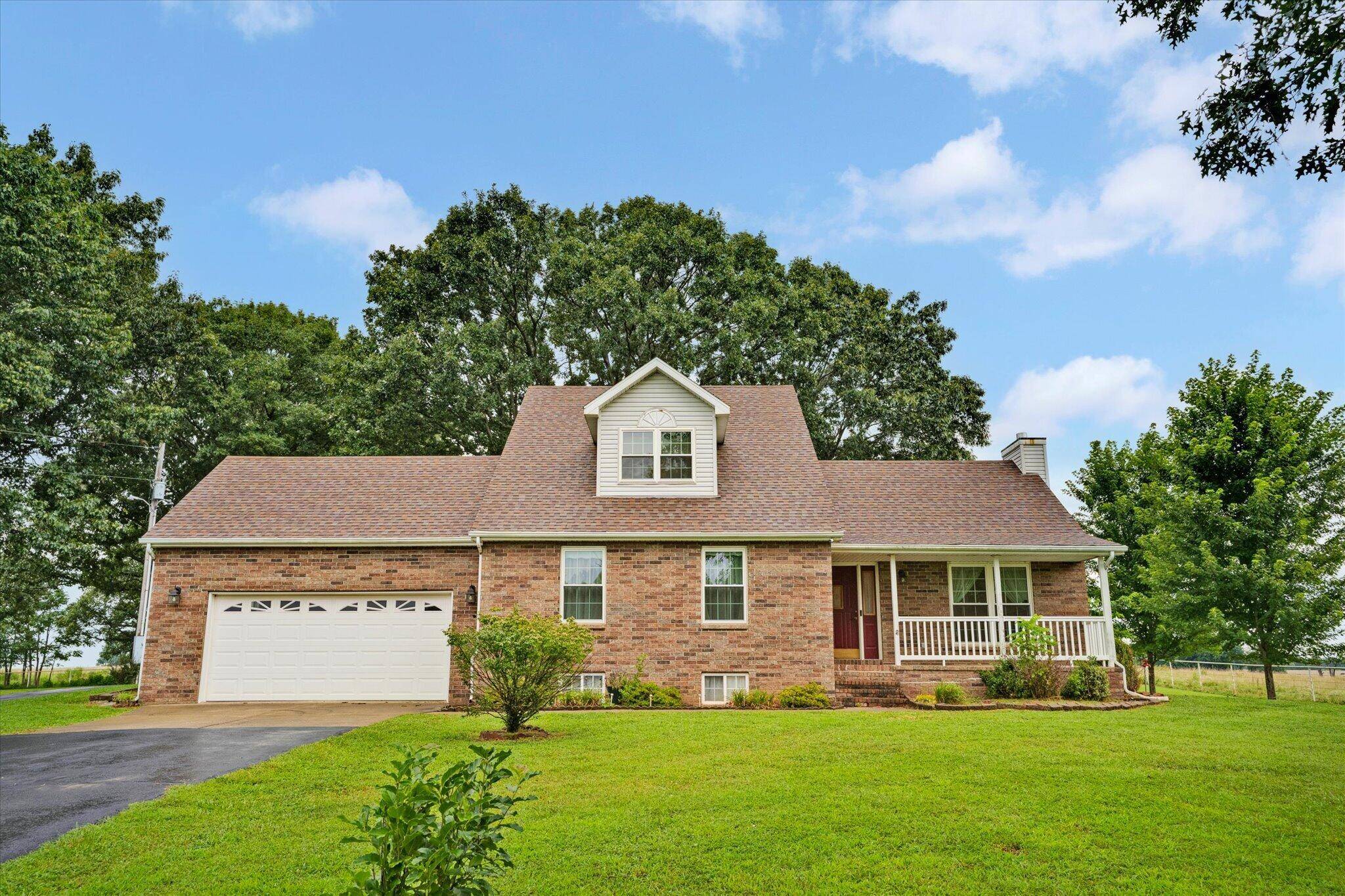 1645 E 425th RD, Halfway, MO 65663