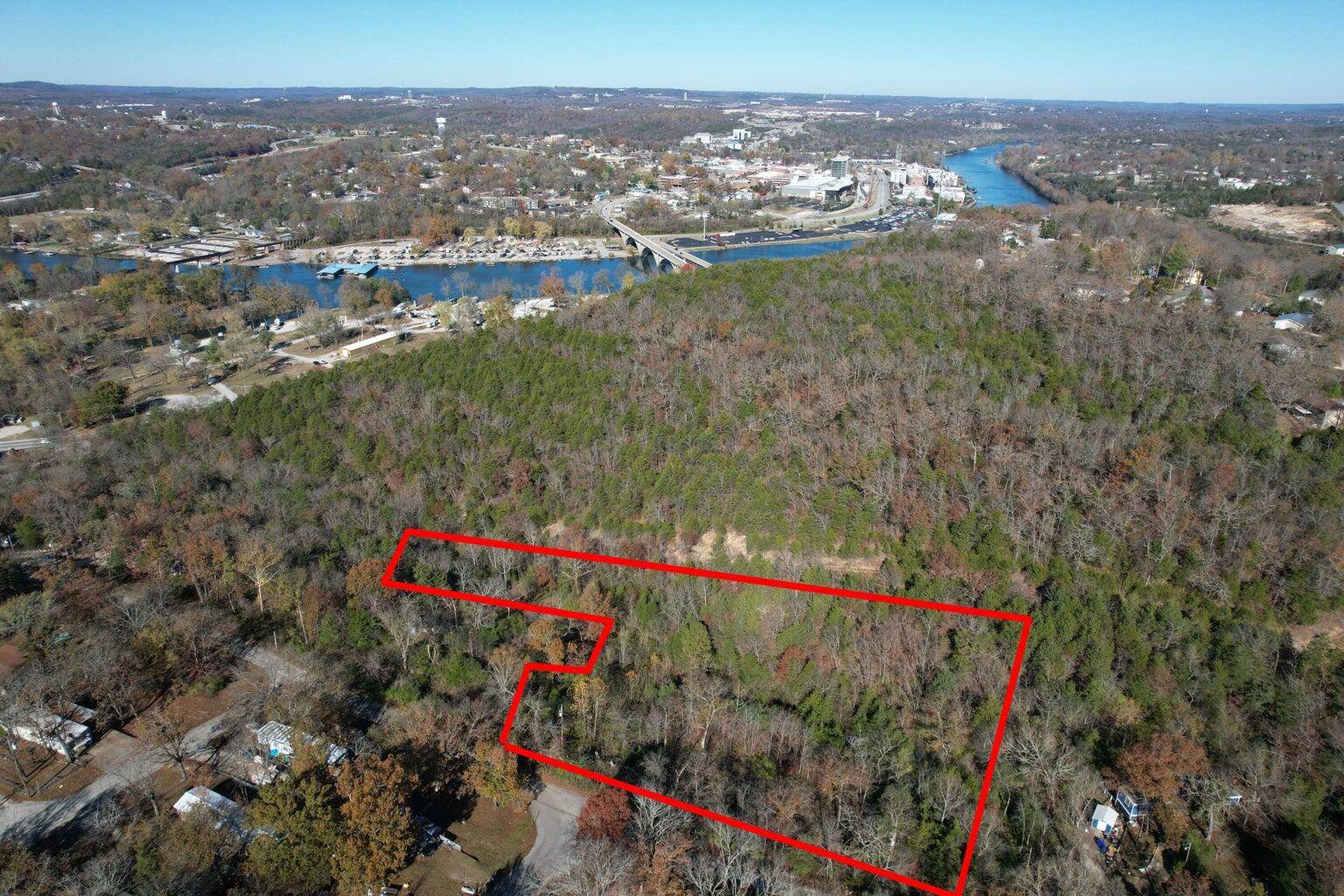 000 Lakeview DR, Hollister, MO 65672