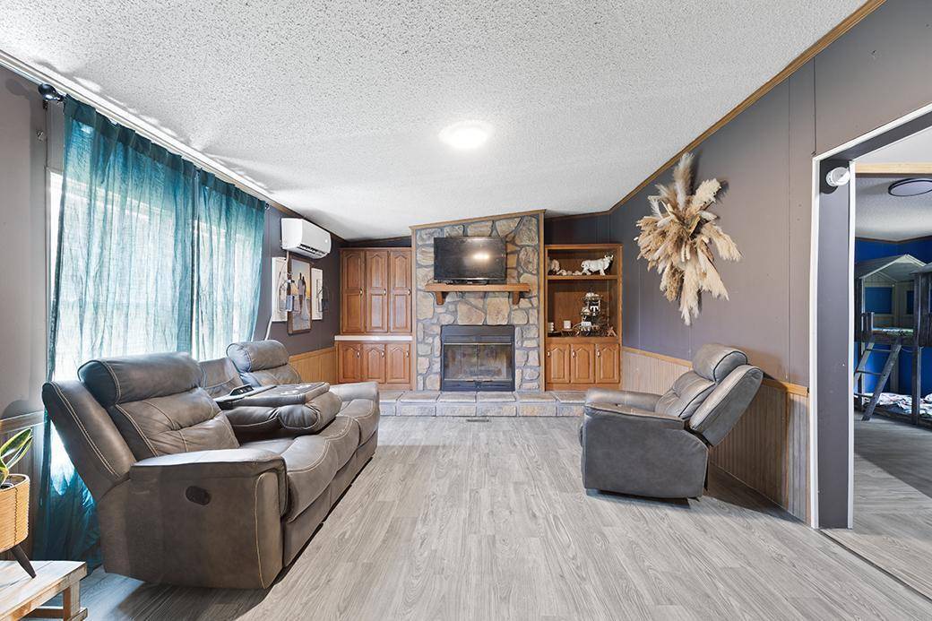 3101 Farm Road 2165, Exeter, MO 65647