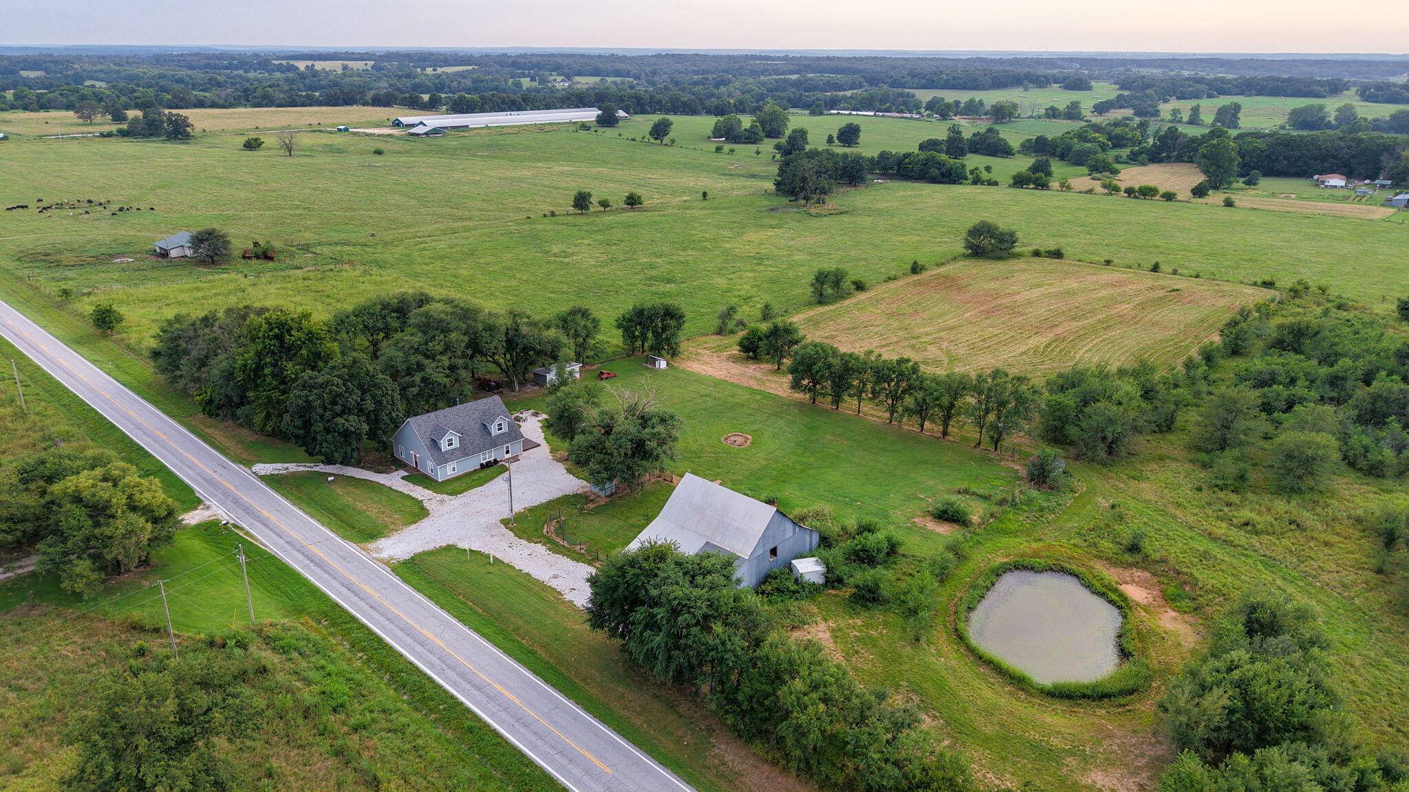 1068 E Us Highway 160, Everton, MO 65646