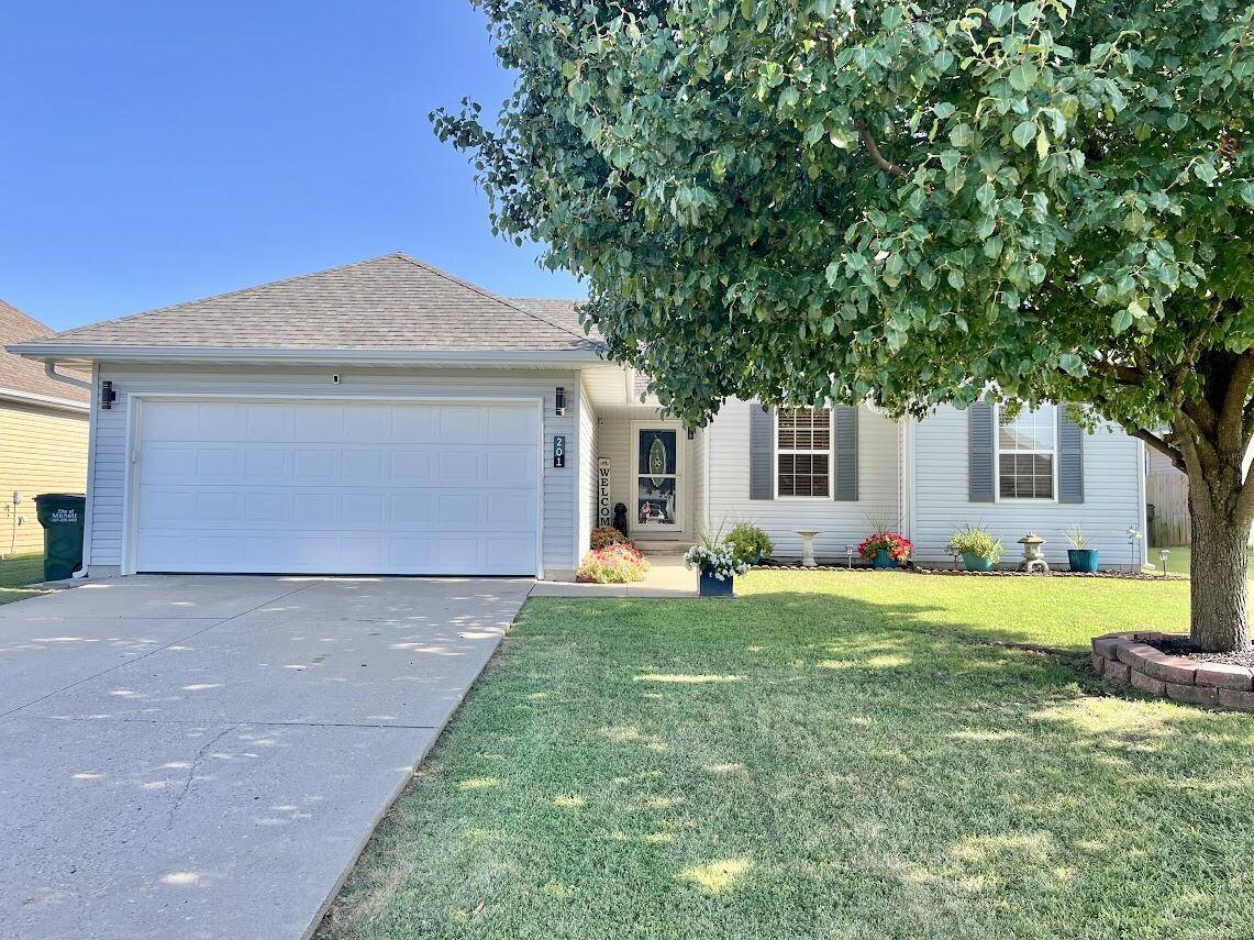 201 Prairie LN, Monett, MO 65708