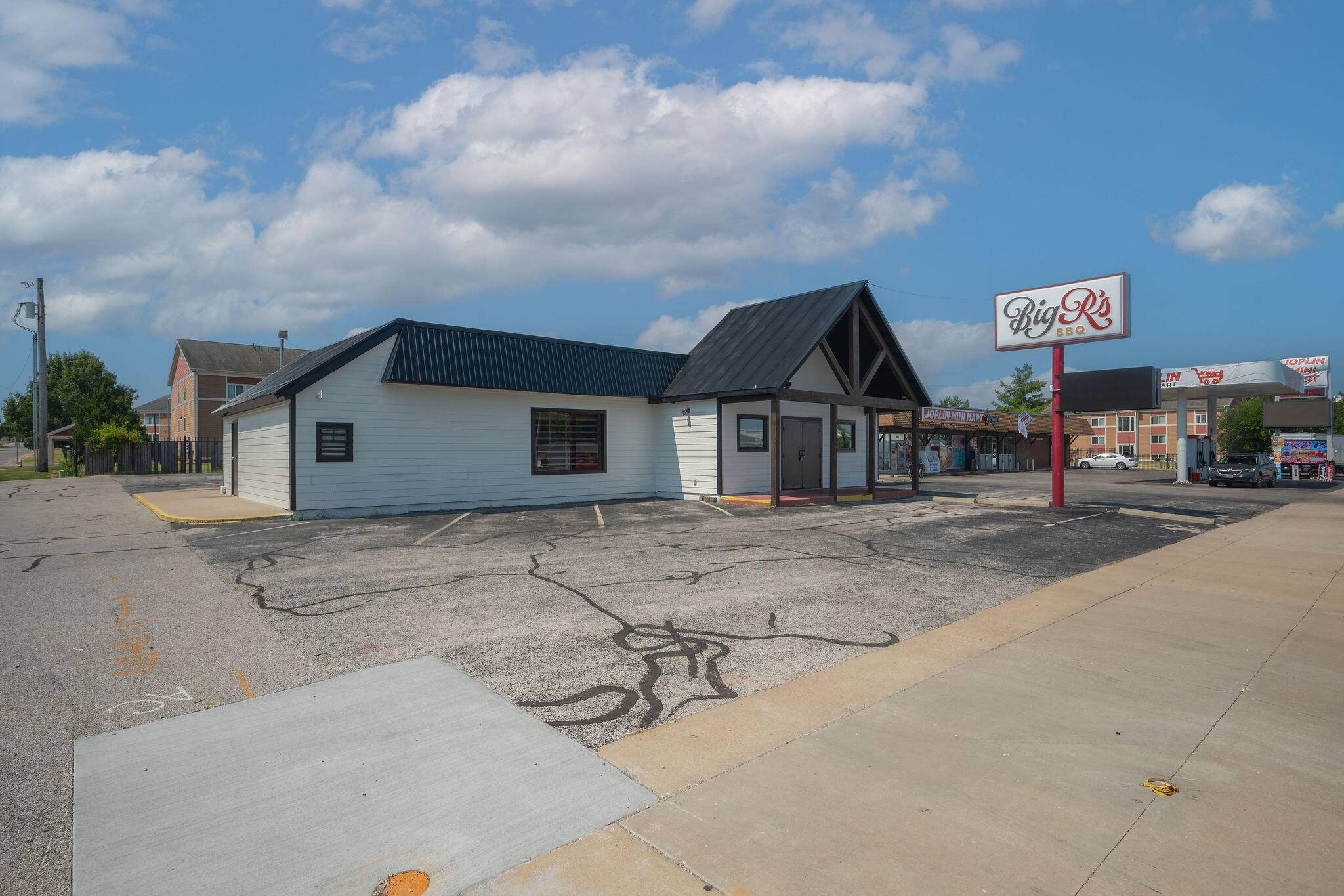 1220 E 15th ST, Joplin, MO 64804