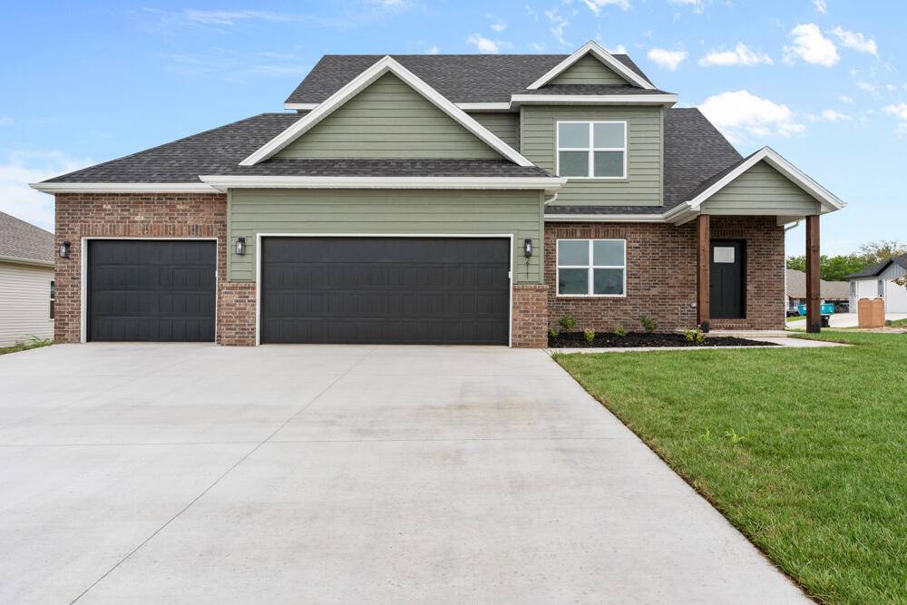 211 E Clayton LN, Republic, MO 65738