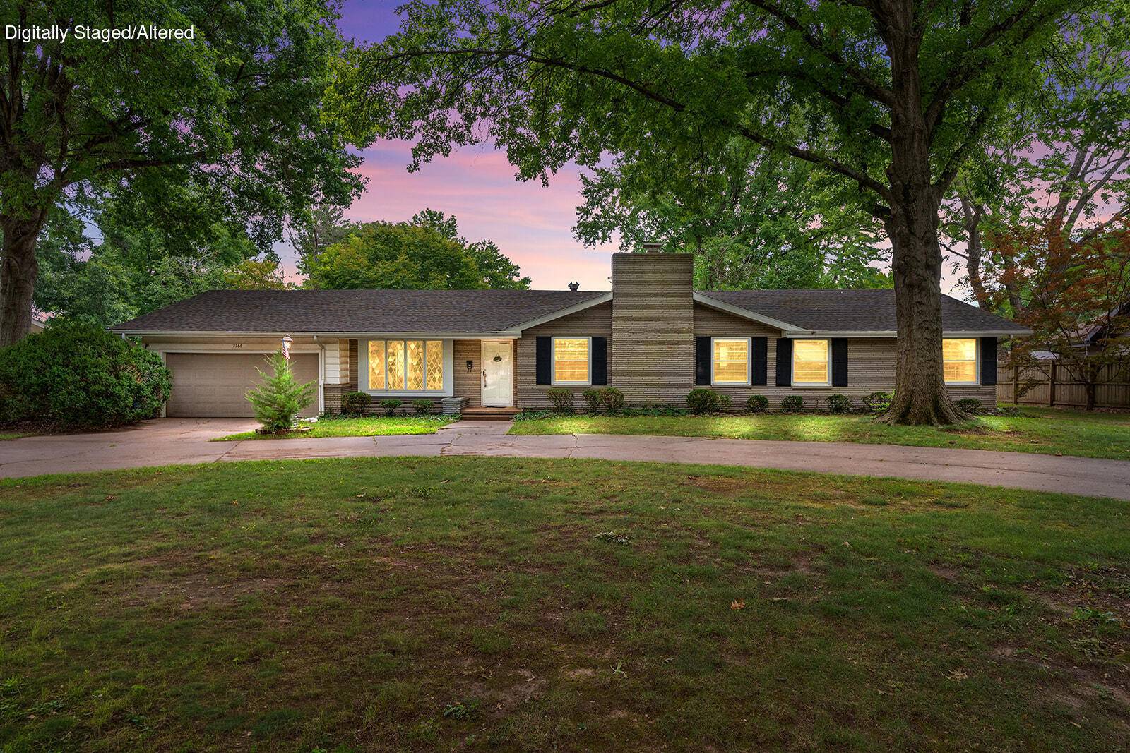 2266 S Meadowview AVE, Springfield, MO 65804