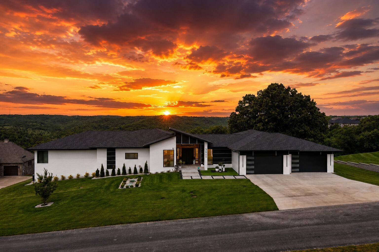 391 Sunset DR, Saddlebrooke, MO 65630