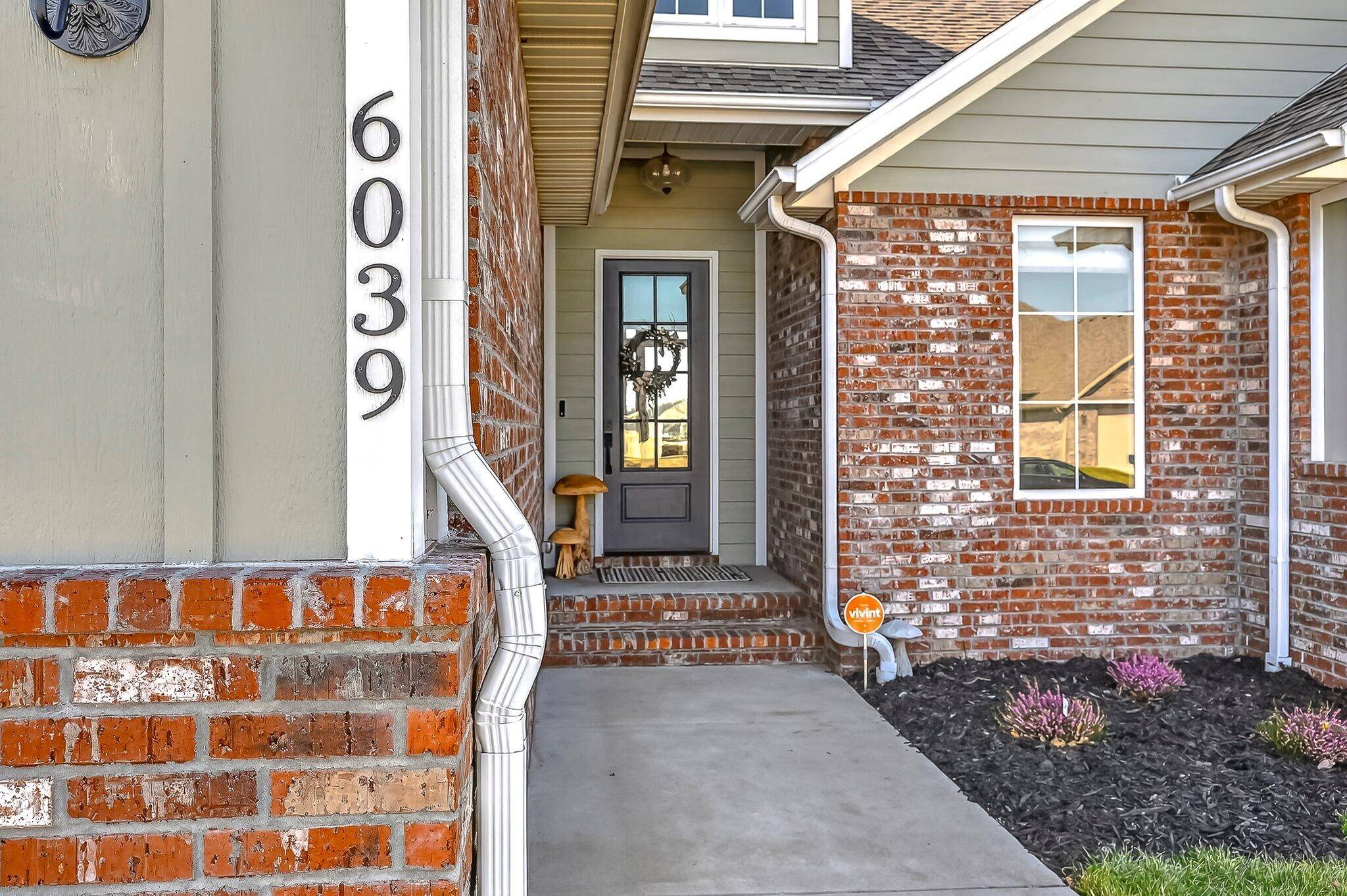 6039 S Kings AVE, Springfield, MO 65810
