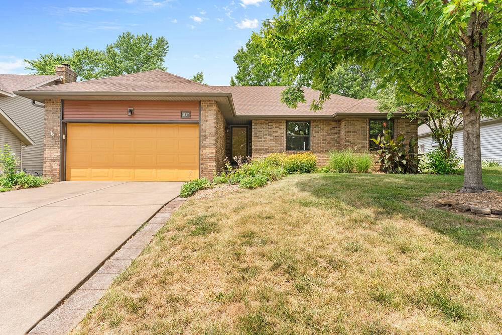 3837 S Parklane AVE, Springfield, MO 65807