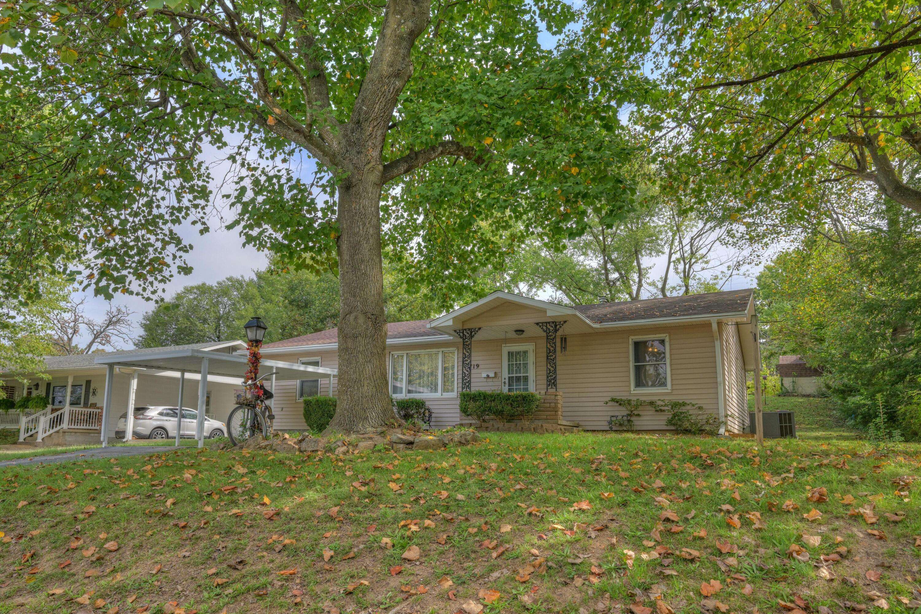 719 Terrace PL, Neosho, MO 64850