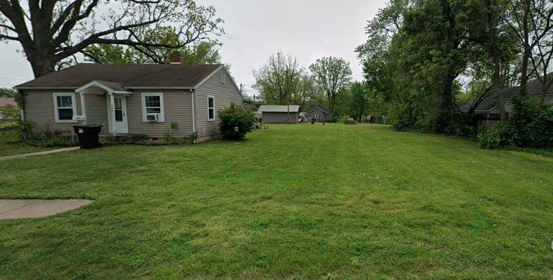 106 Anderson ST, Aurora, MO 65605