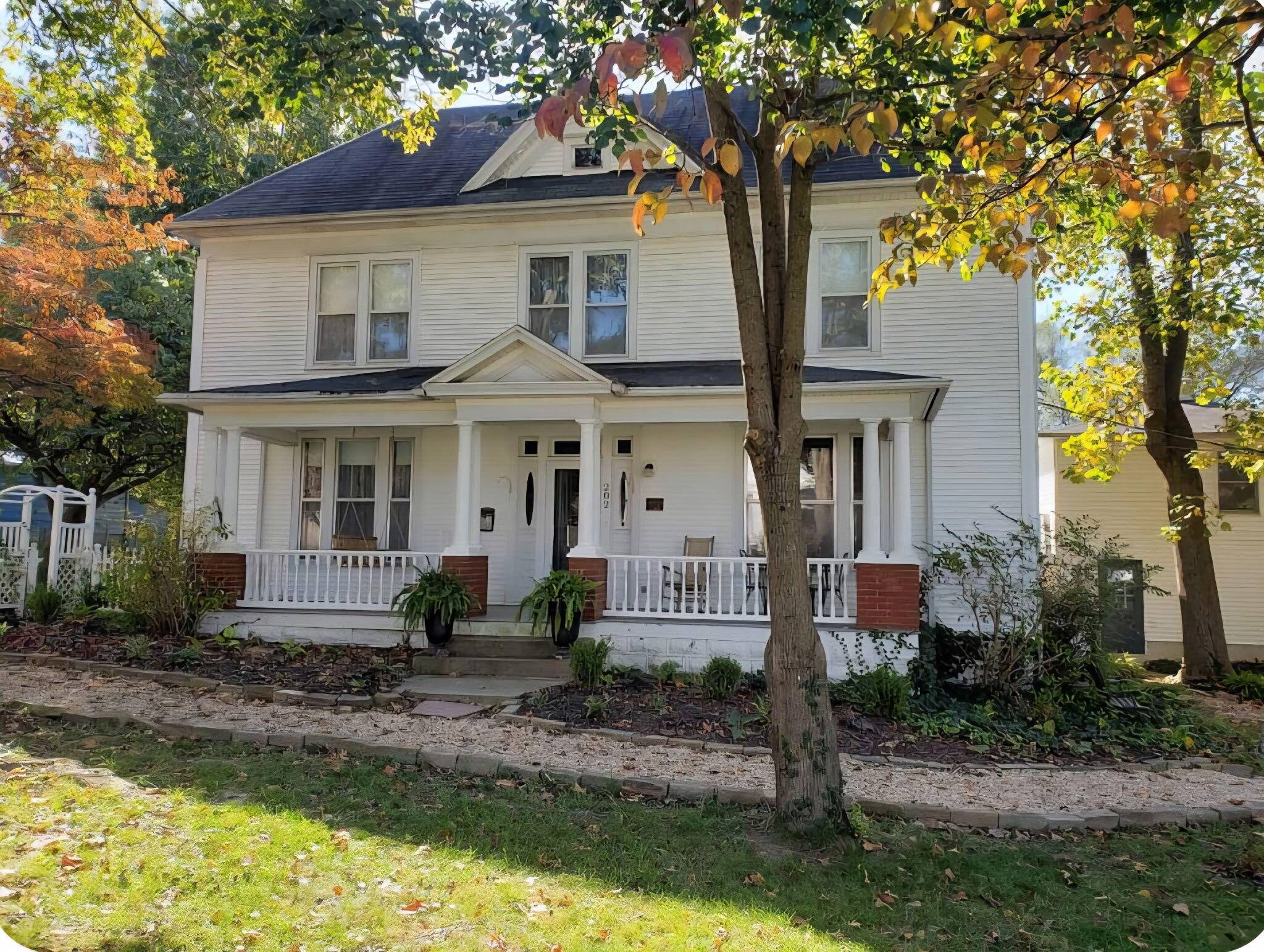 202 E Robertson ST, Ozark, MO 65721