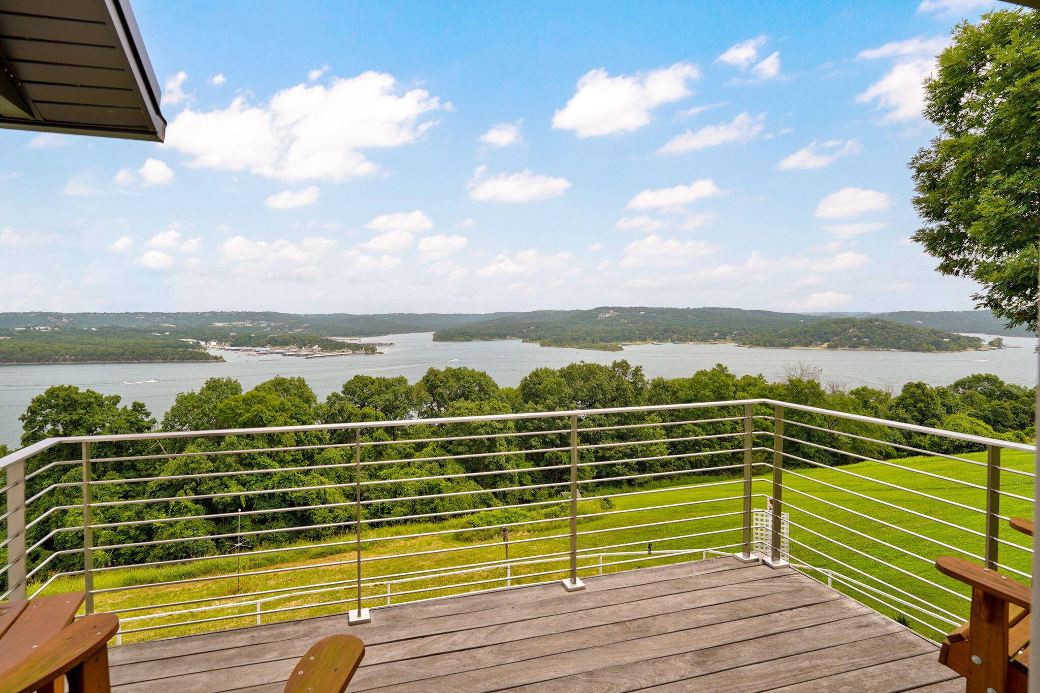 251 Silverbridge LN, Kimberling City, MO 65686