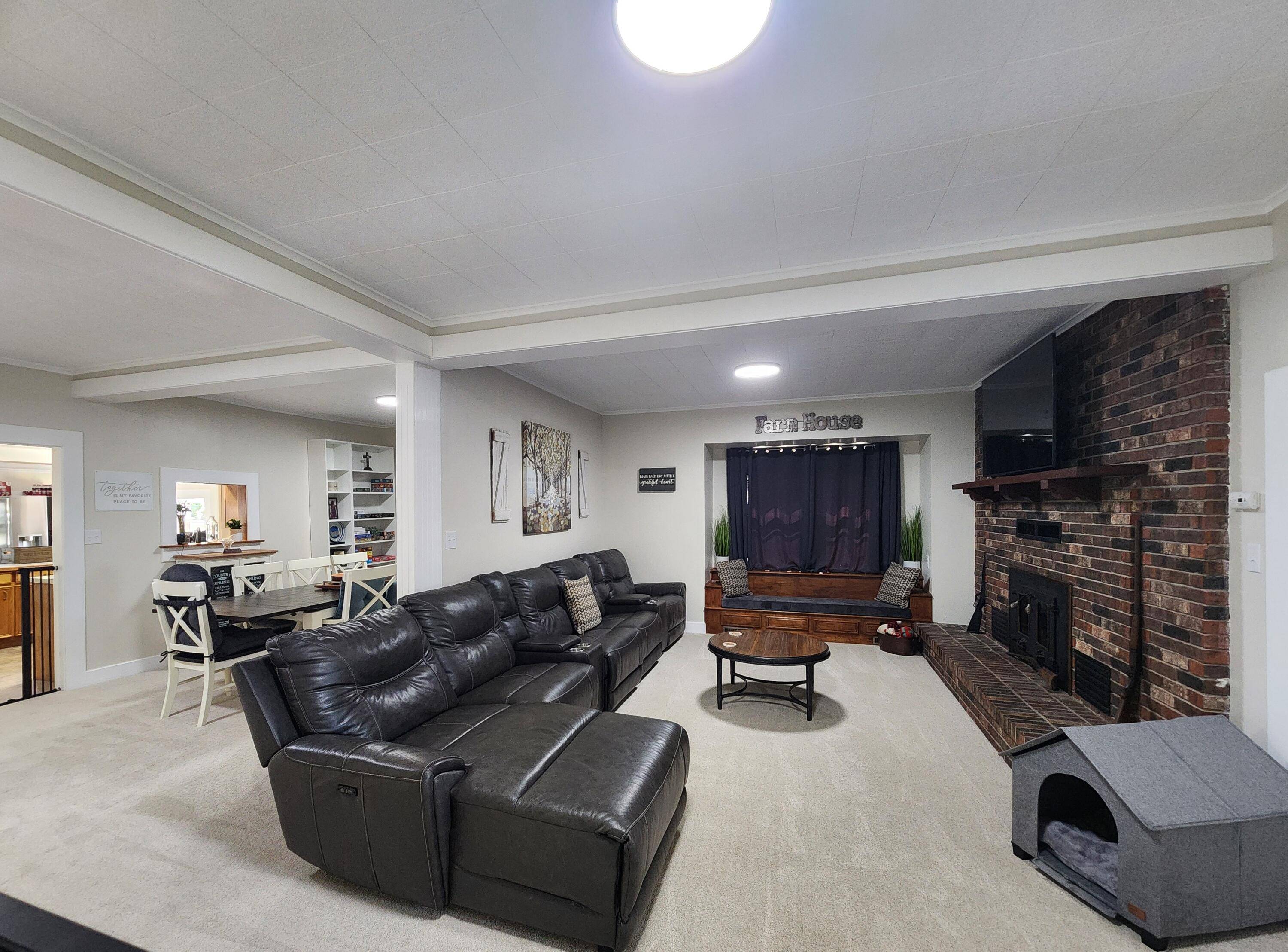 1622 &1624 W Fairview Ave AVE, Carthage, MO 64836