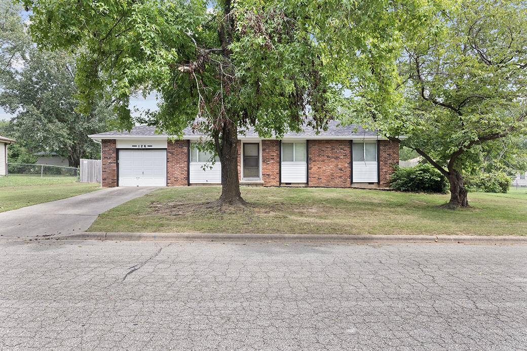 126 N Fairwood AVE, Republic, MO 65738