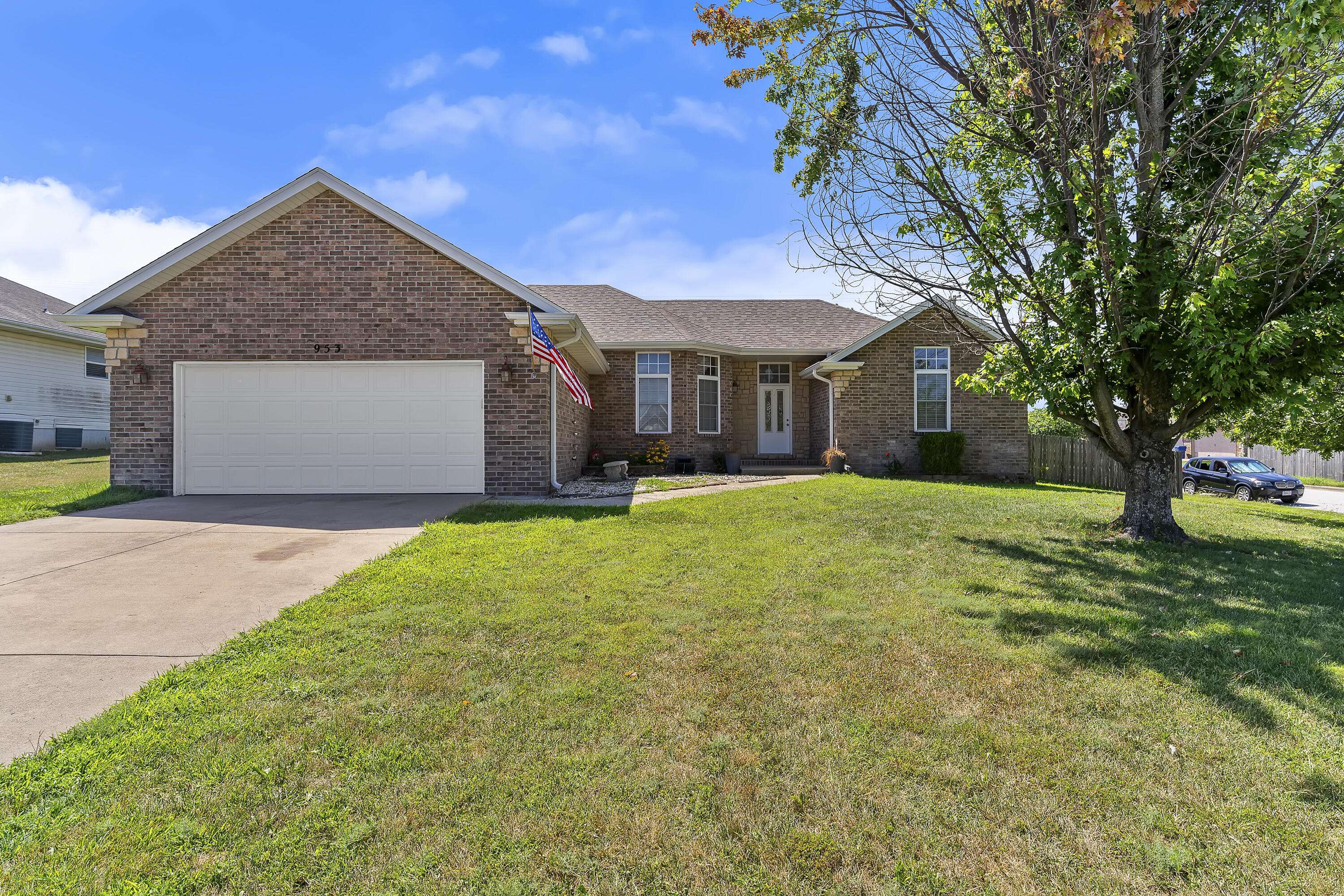 953 Megan LN, Willard, MO 65781