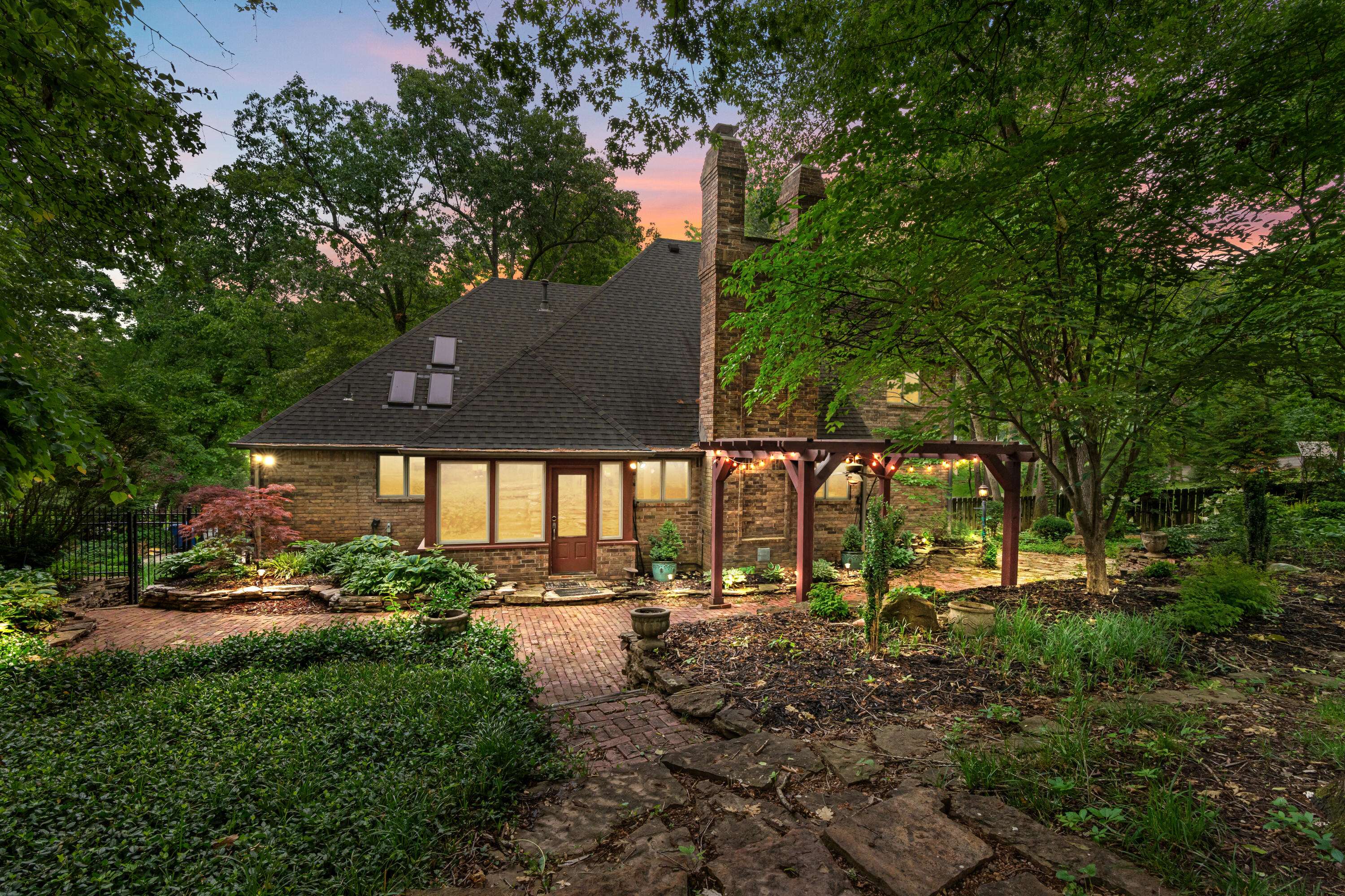 5715 S Kingston RD, Springfield, MO 65804