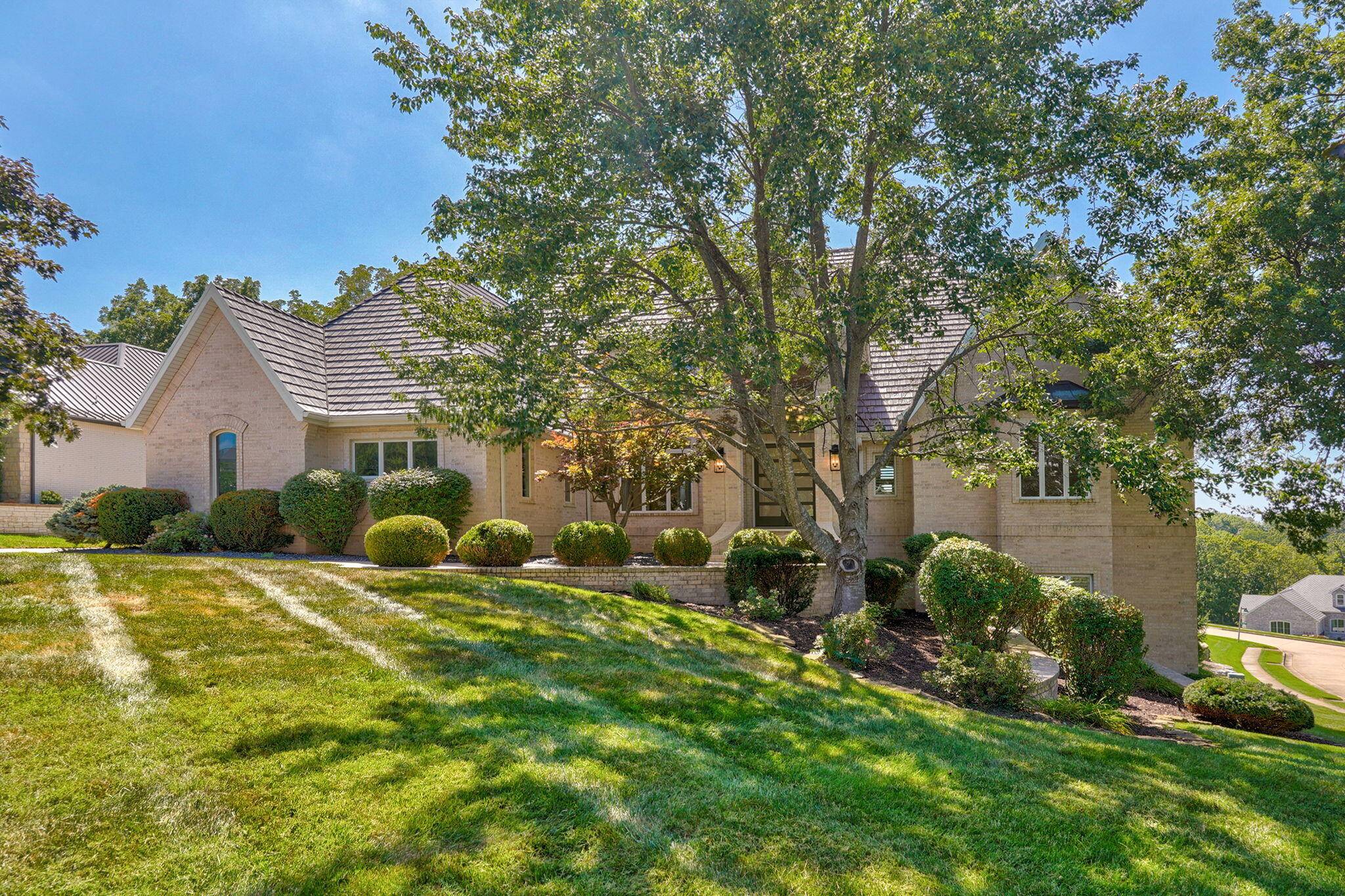 5261 S Applecross WAY, Springfield, MO 65809