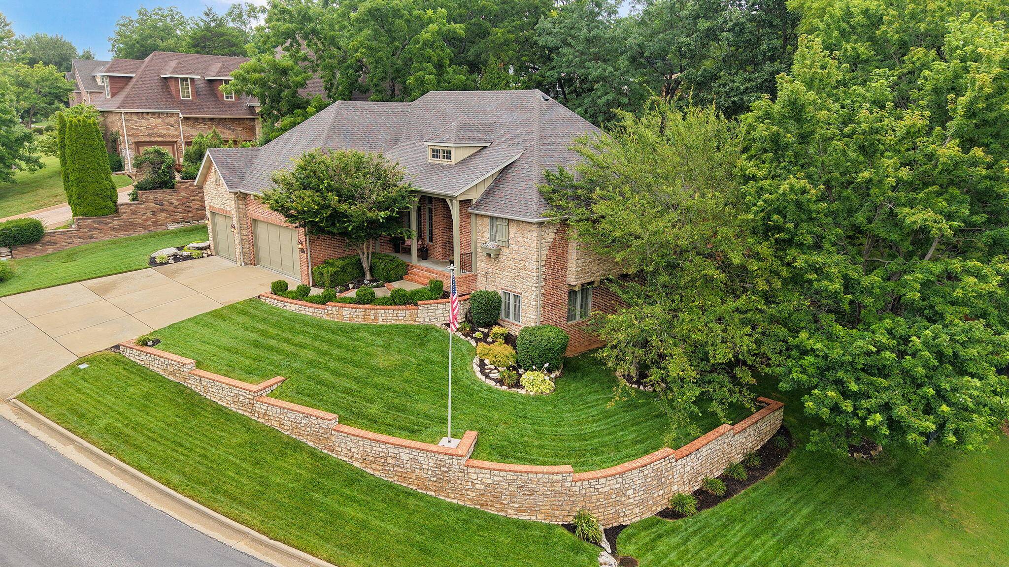 5838 S Brightwater TRL, Springfield, MO 65810
