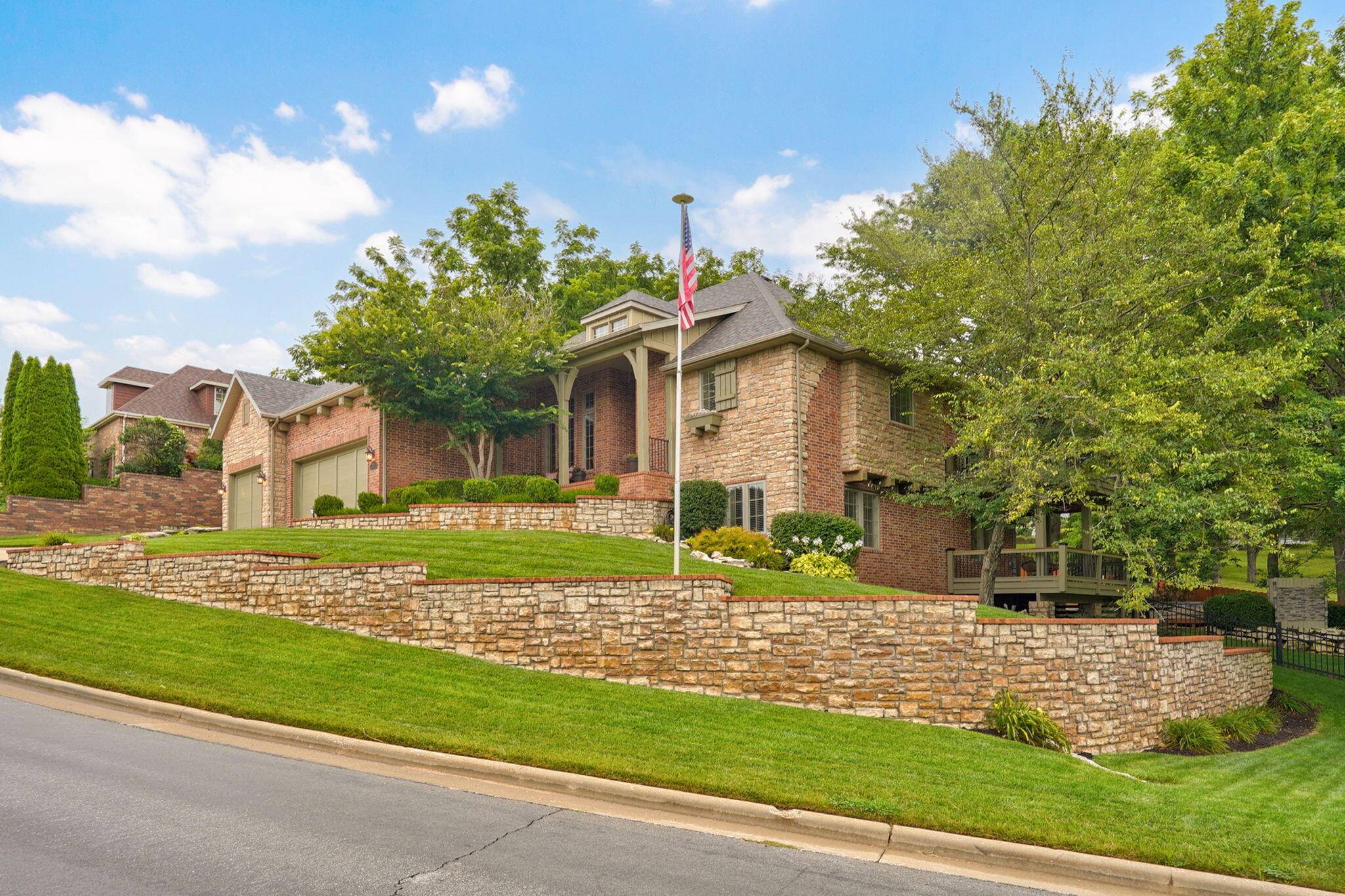 5838 S Brightwater TRL, Springfield, MO 65810