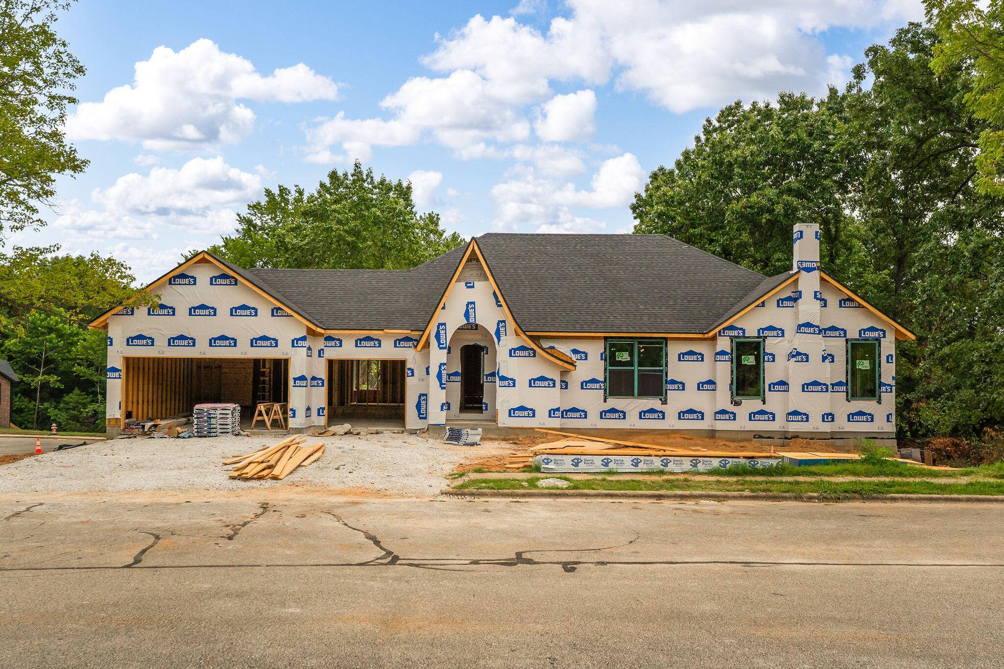 1868 S 13th ST, Ozark, MO 65721