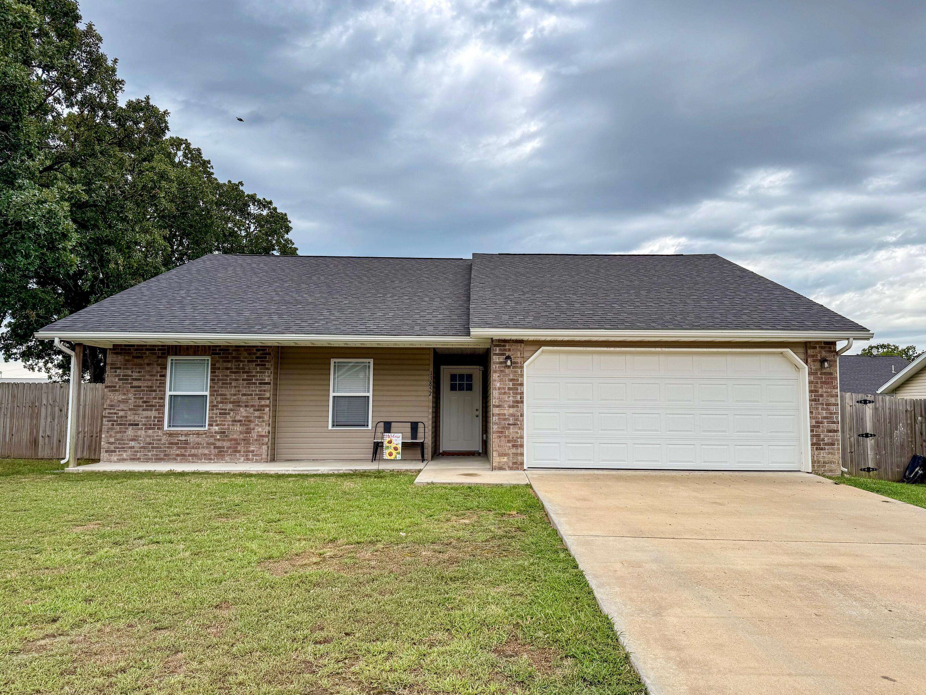 13857 Polly LN, Neosho, MO 64850