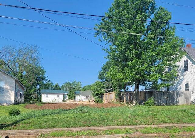 208 S 6th ST, Thayer, MO 65791