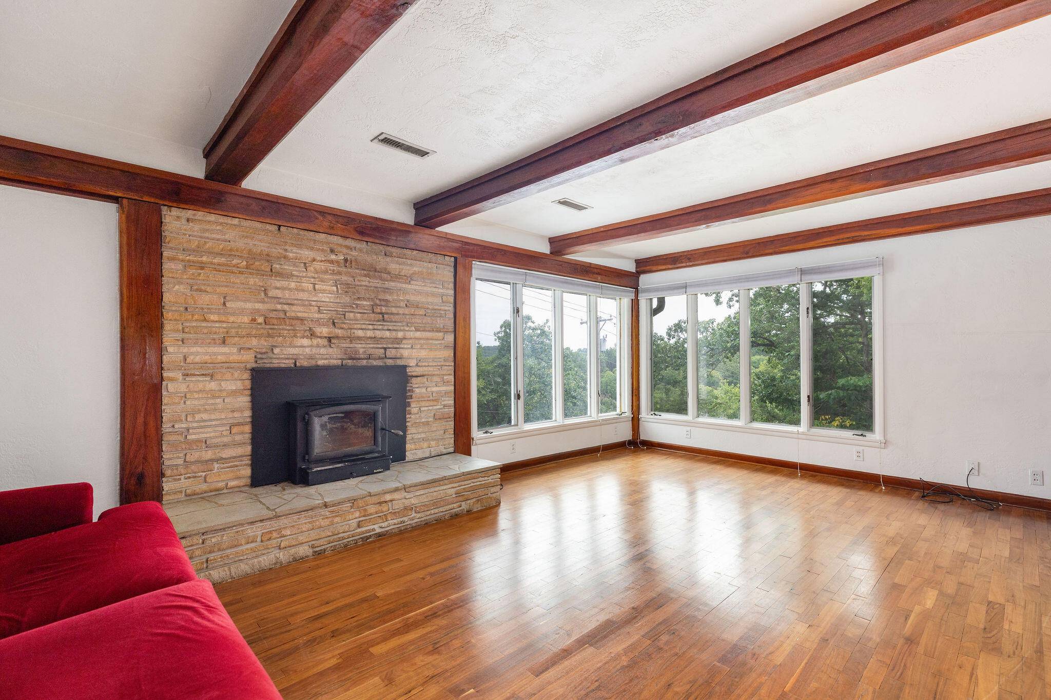 711 S 6th ST, Branson, MO 65616