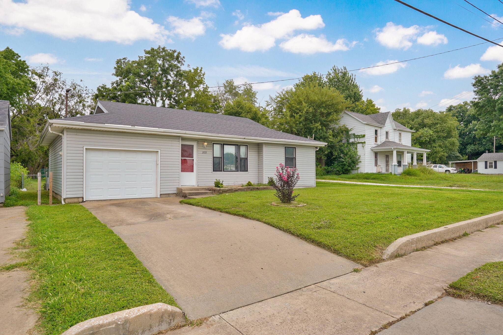 2619 E Division ST, Springfield, MO 65803