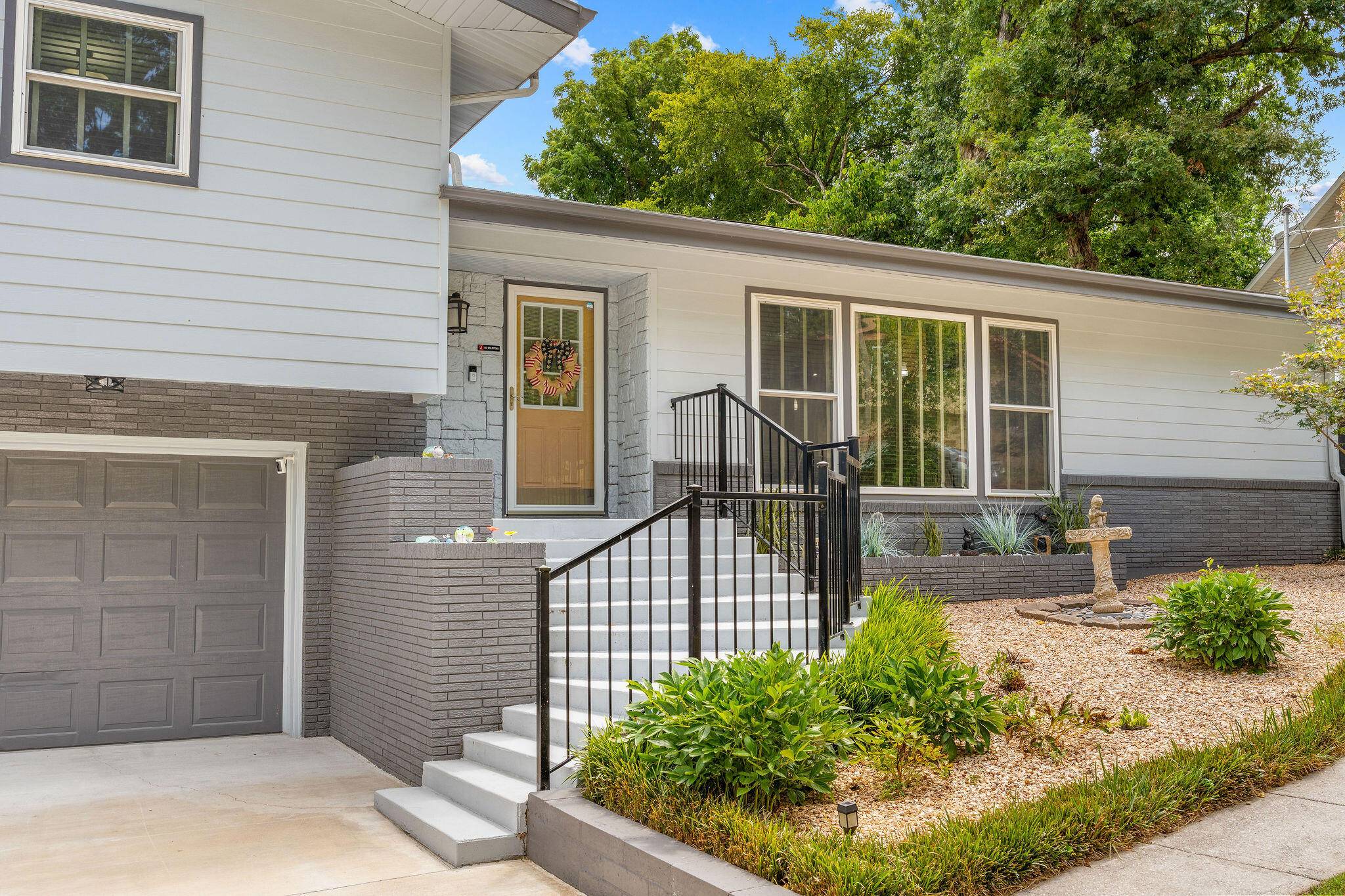 118 N Sunshine ST, Branson, MO 65616