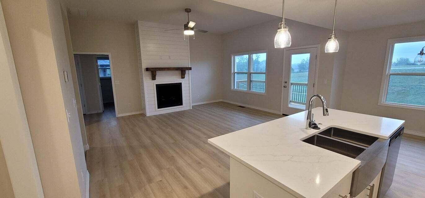 625 W Arbor Glenn DR, Nixa, MO 65714