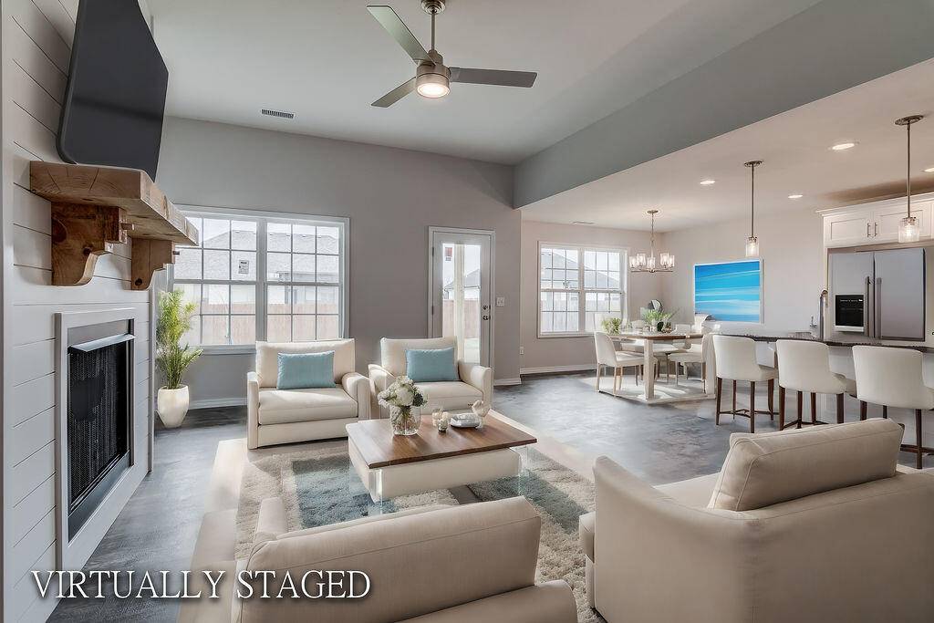 650 W Castor LOOP, Nixa, MO 65714