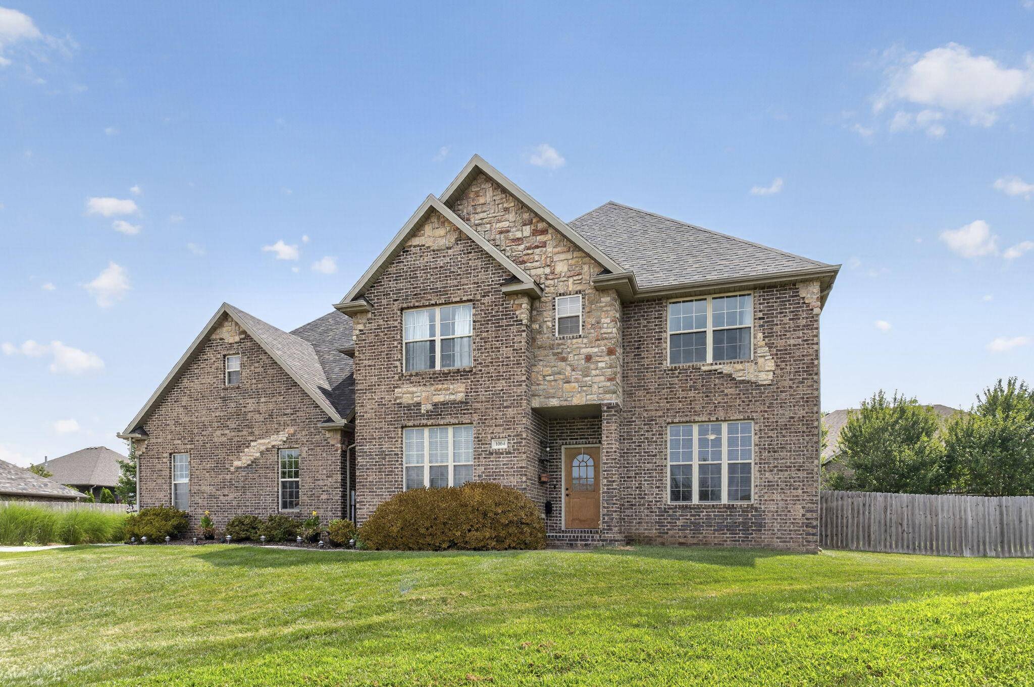 1004 N 22nd AVE, Ozark, MO 65721