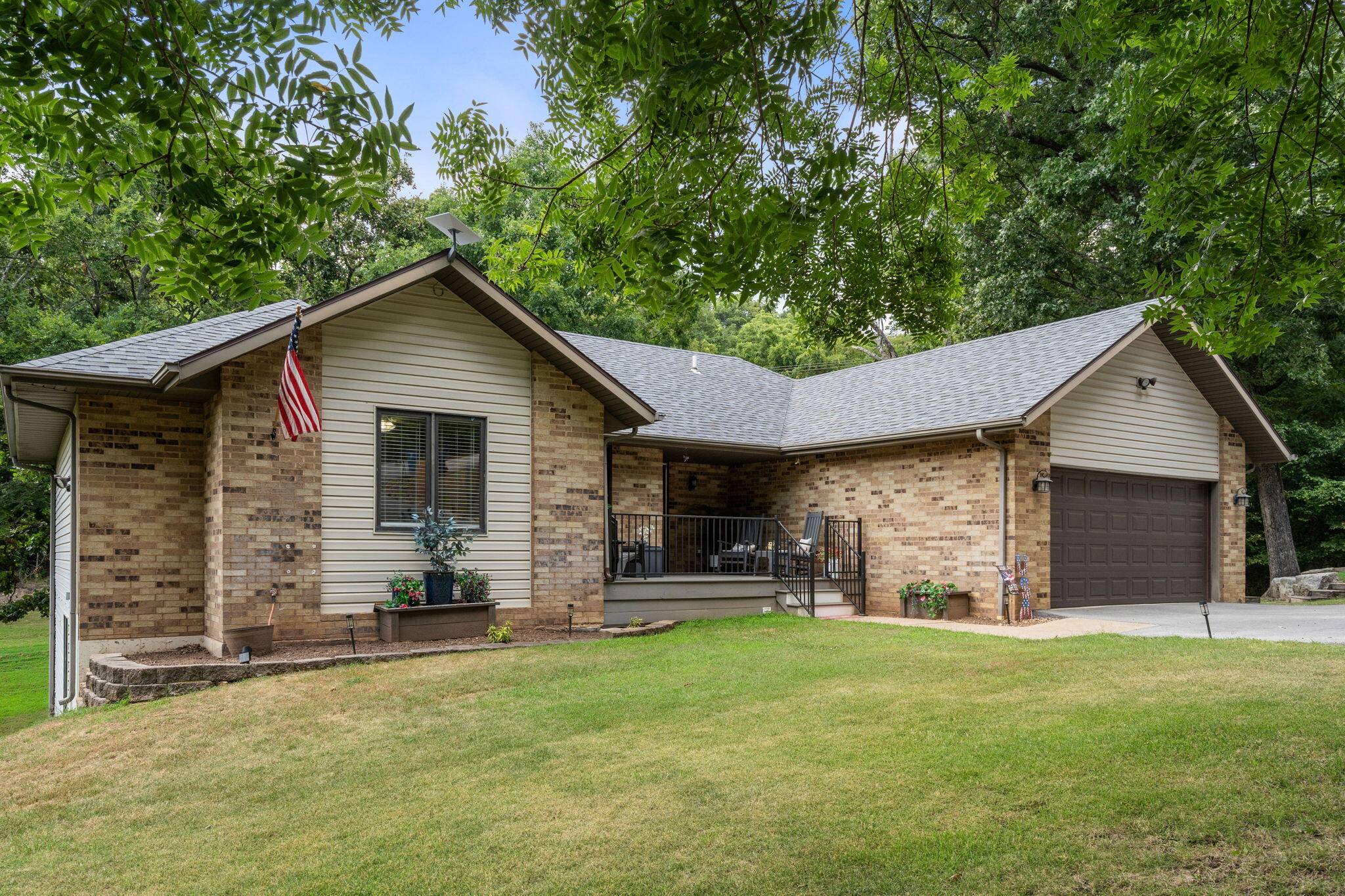 5 Rockdale RD, Kimberling City, MO 65686