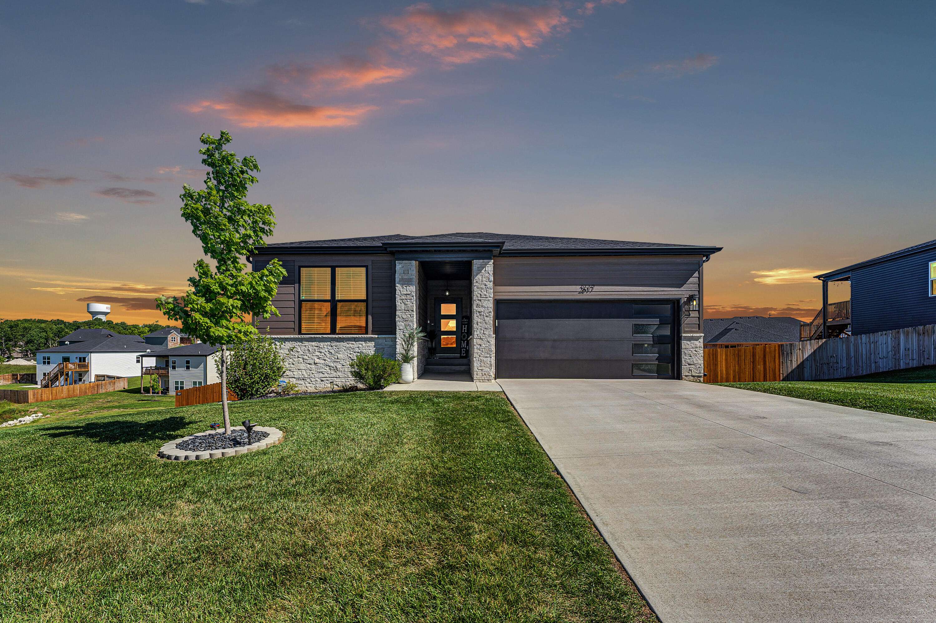 2617 W Goldfinch DR, Ozark, MO 65721