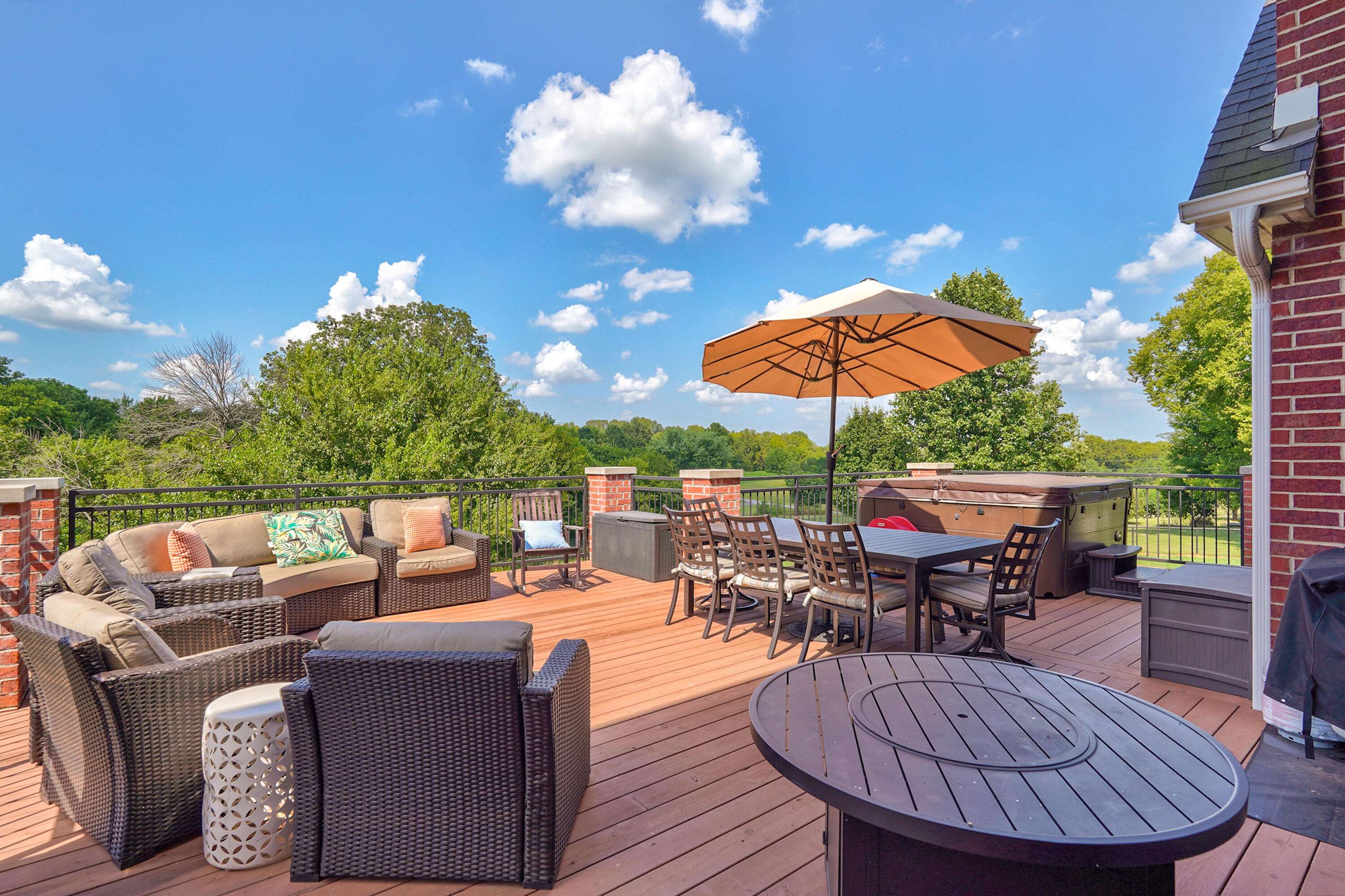 7675 W Farm Road 194, Republic, MO 65738